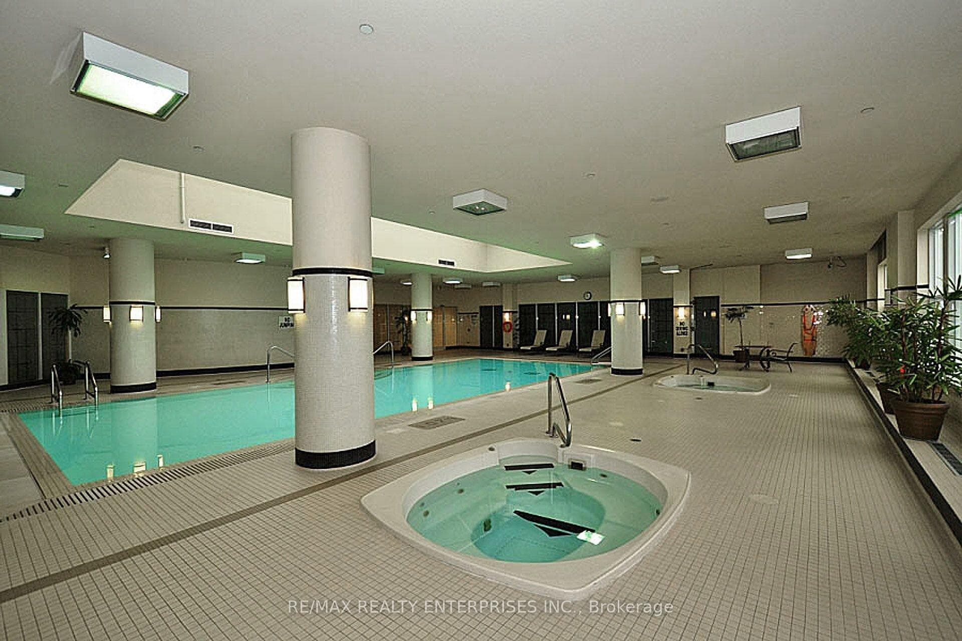 35 Kingsbridge Garden Circle Unit 3301 photo 40
