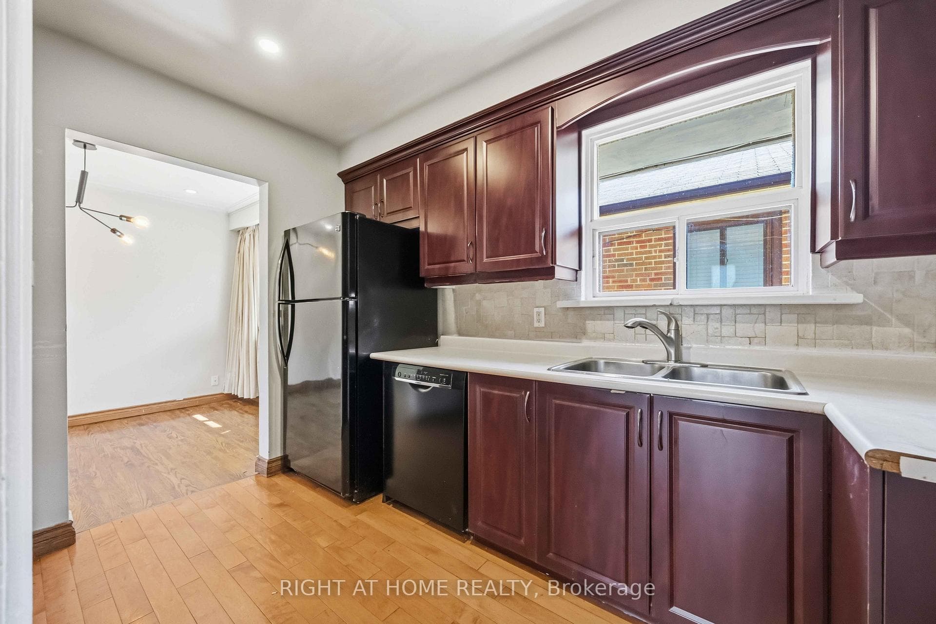 1 Mozart Avenue photo 17