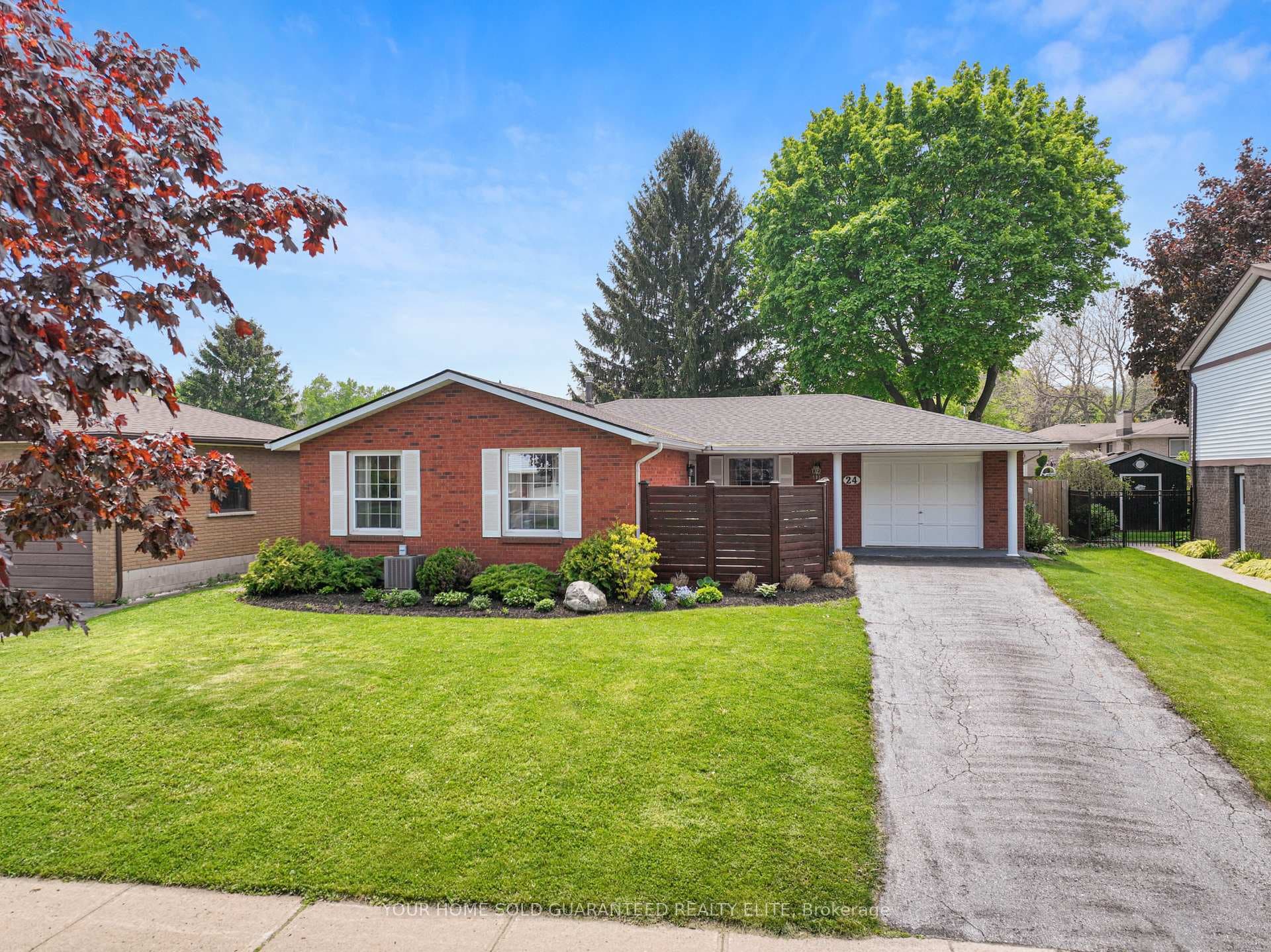 24 Ivan Avenue photo 1