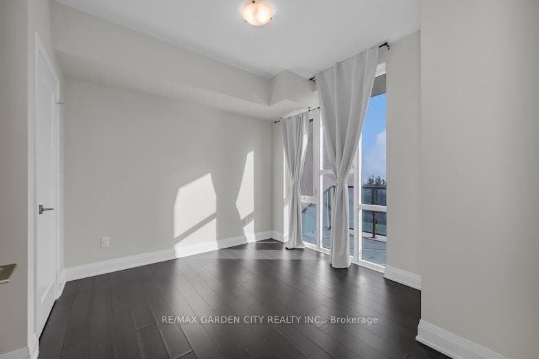 16 Concord Place Unit 320 photo 6