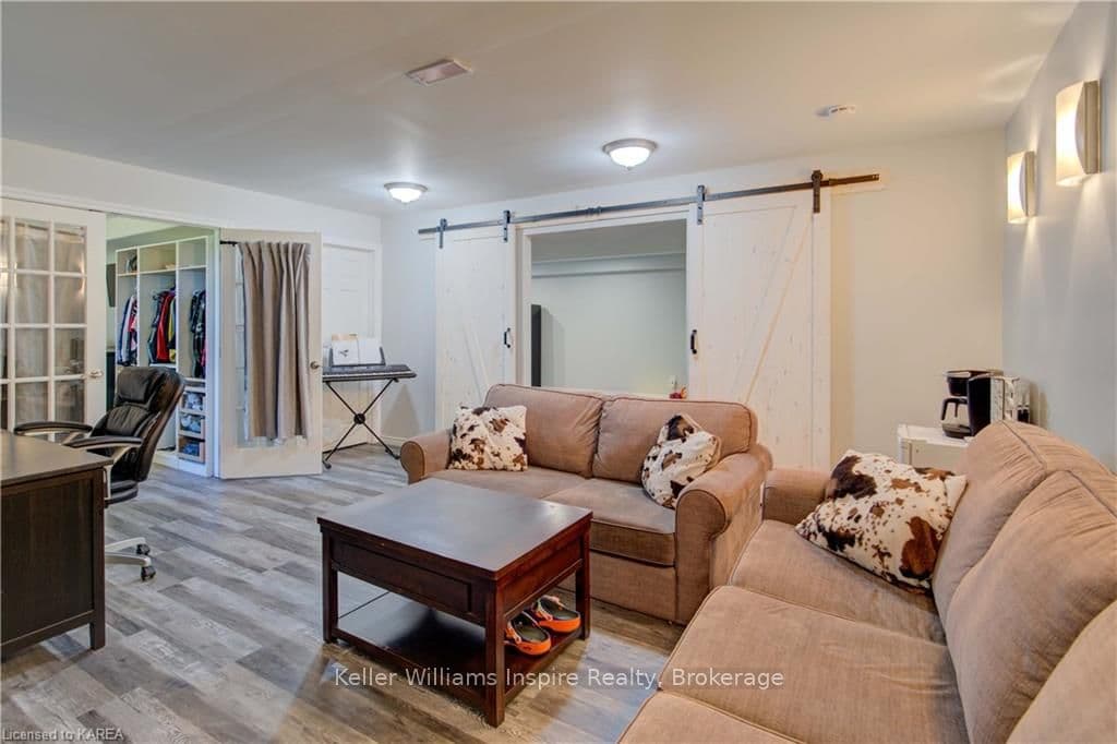 25 SPRINGBROOK Drive photo 39