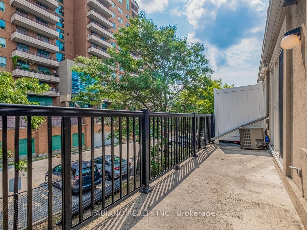 3049 Finch Avenue Unit 2016 photo 20