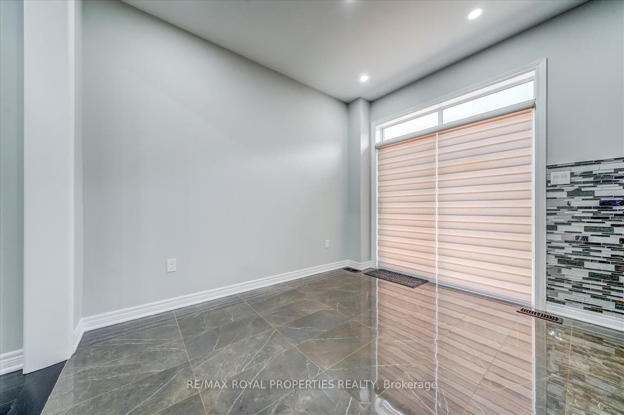 29 Titan Trail Unit Main photo 10