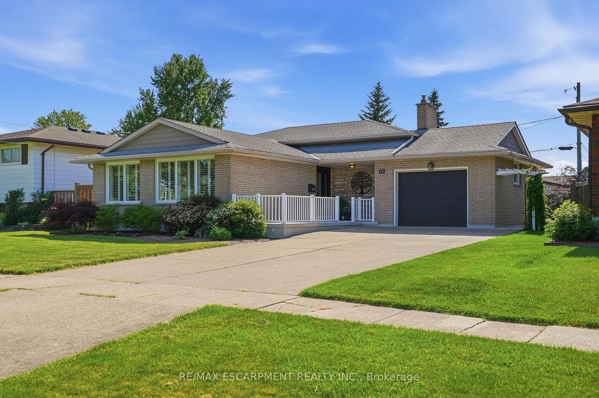 92 Watt Avenue photo 2