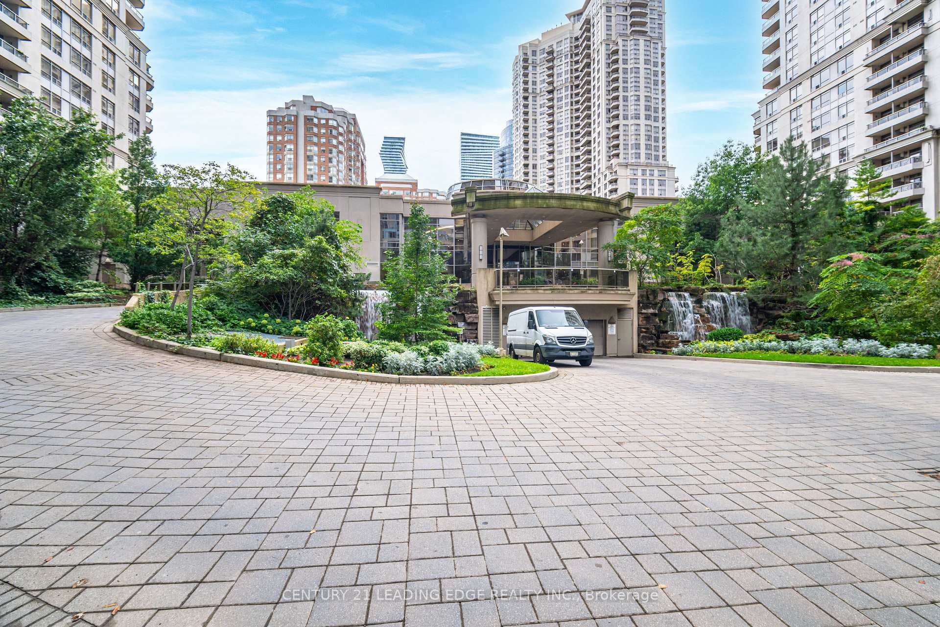 3880 Duke Of York Boulevard Unit 1609 photo 2