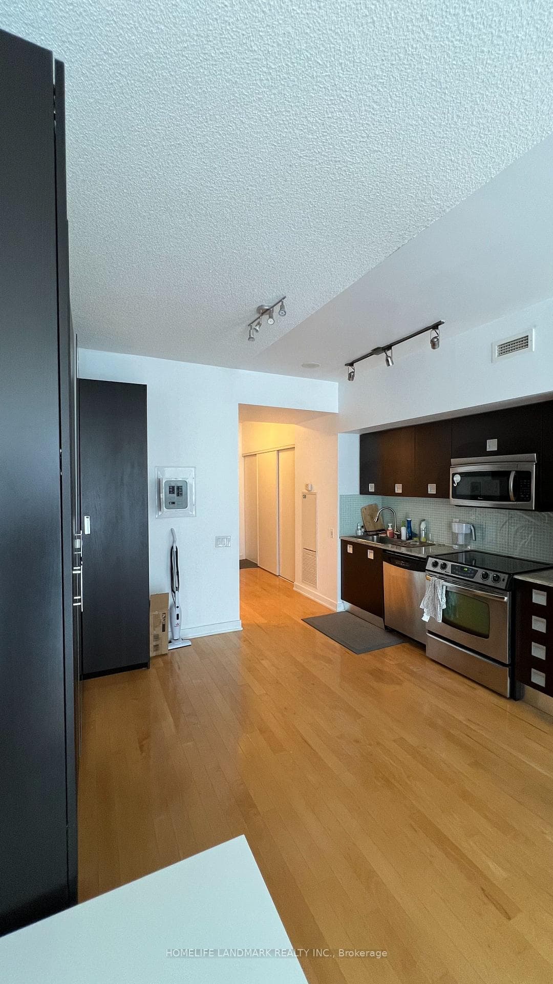 33 Charles Street Unit 1604 photo 32