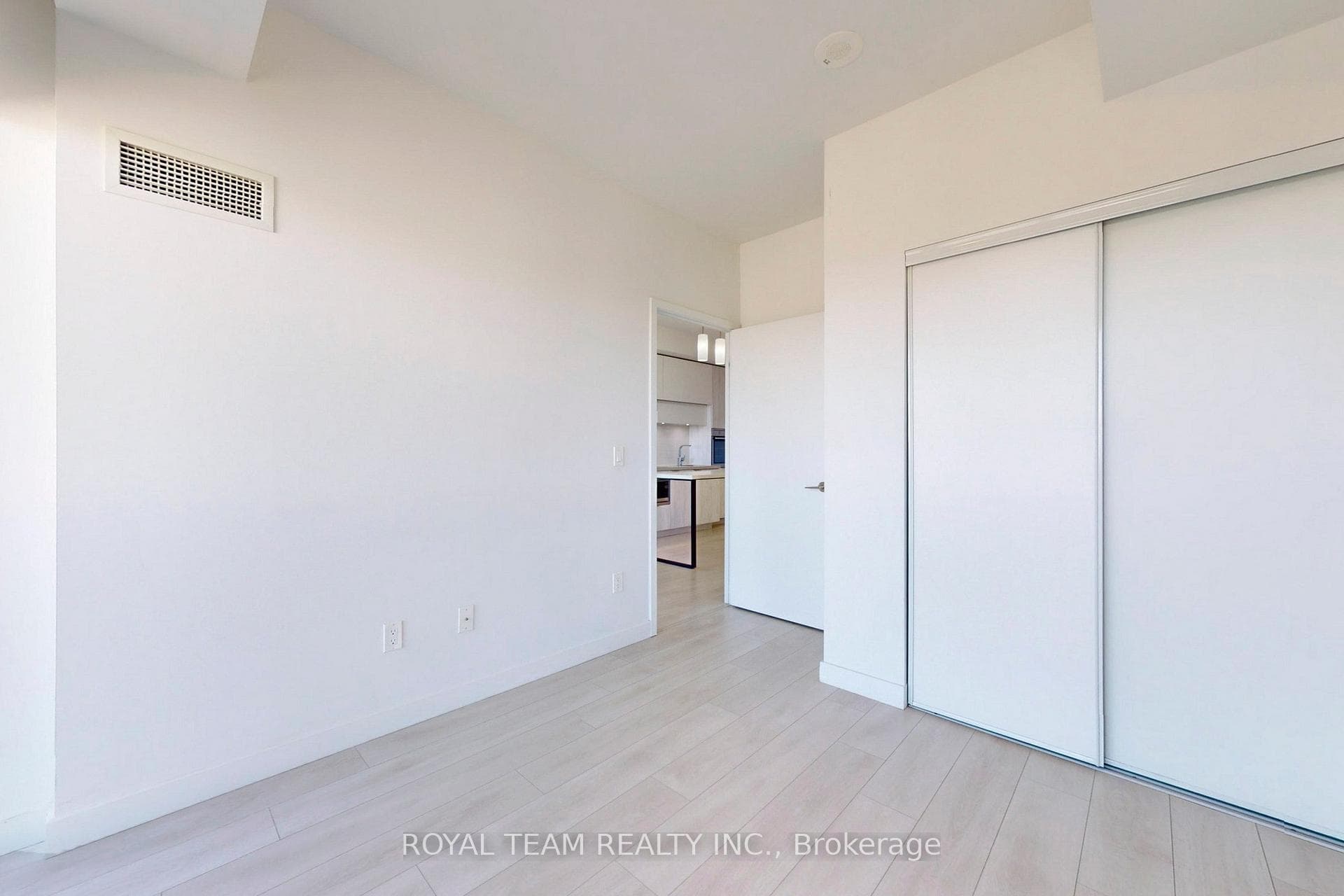 8 Eglinton Avenue Unit 3006 photo 14