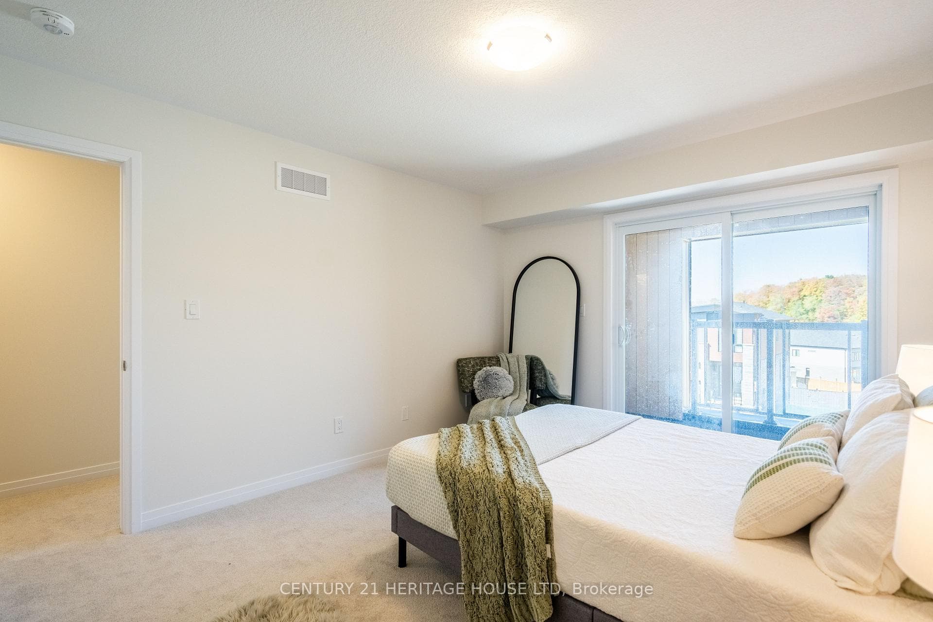 682 Benninger Drive photo 24