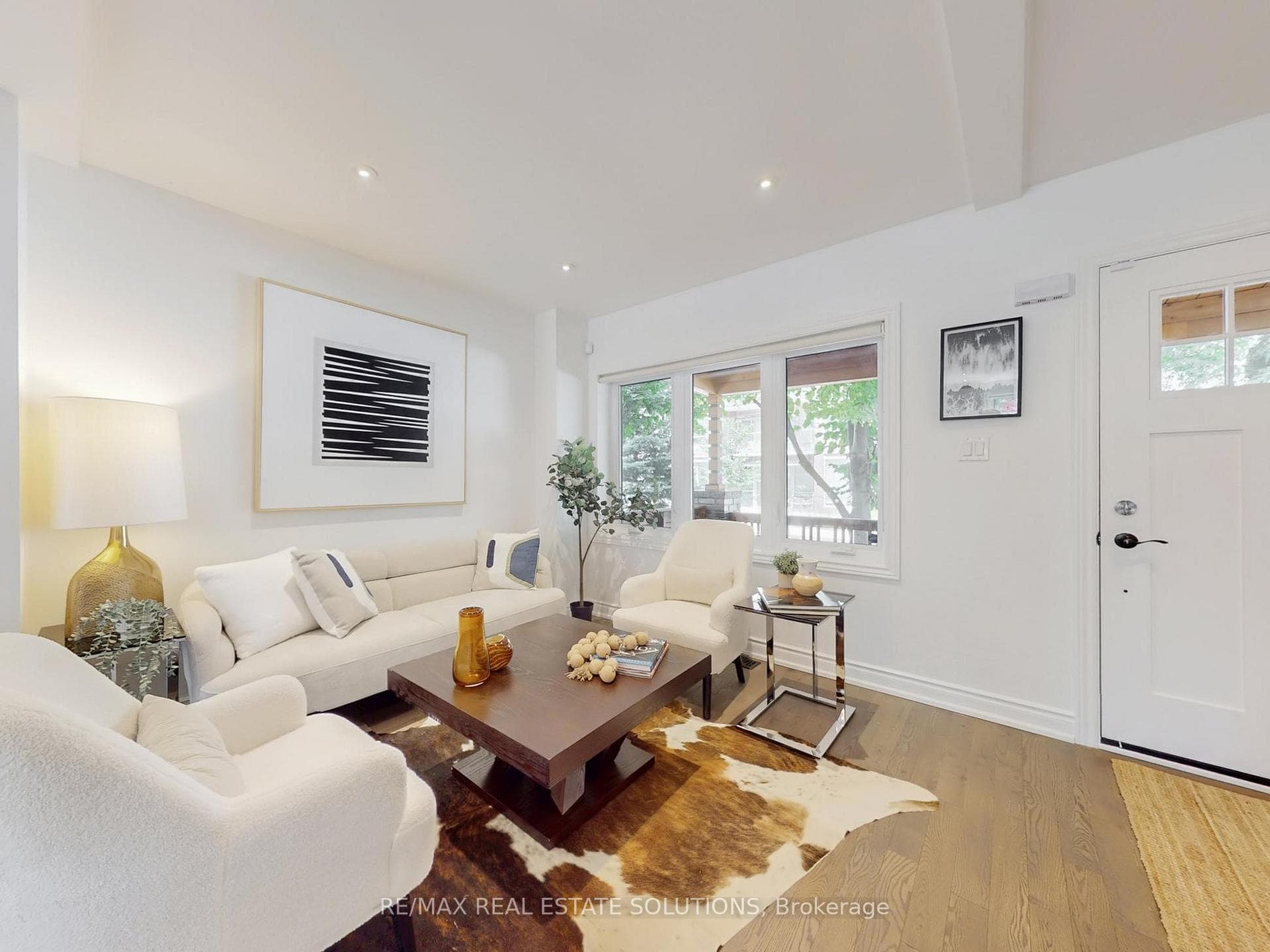 114 Booth Avenue photo 3