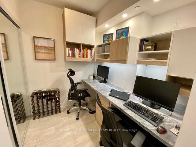 525 Adelaide Street Unit 1519 photo 28