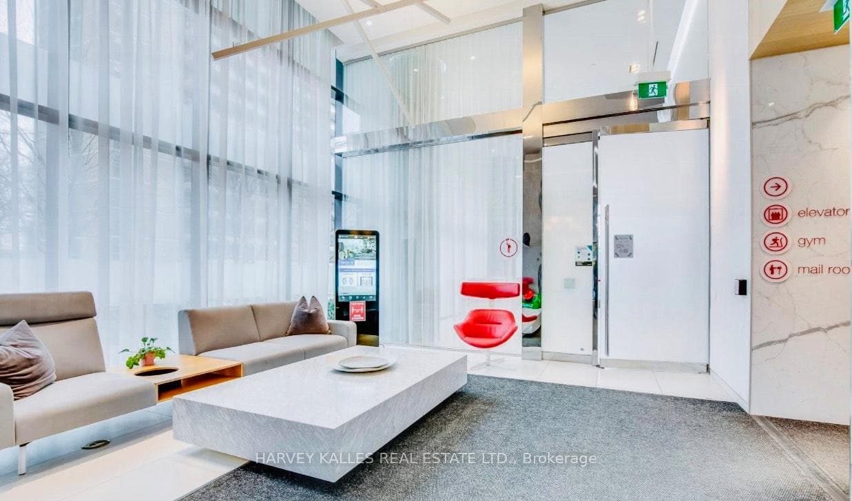 185 Roehampton Avenue Unit 3201 photo 3
