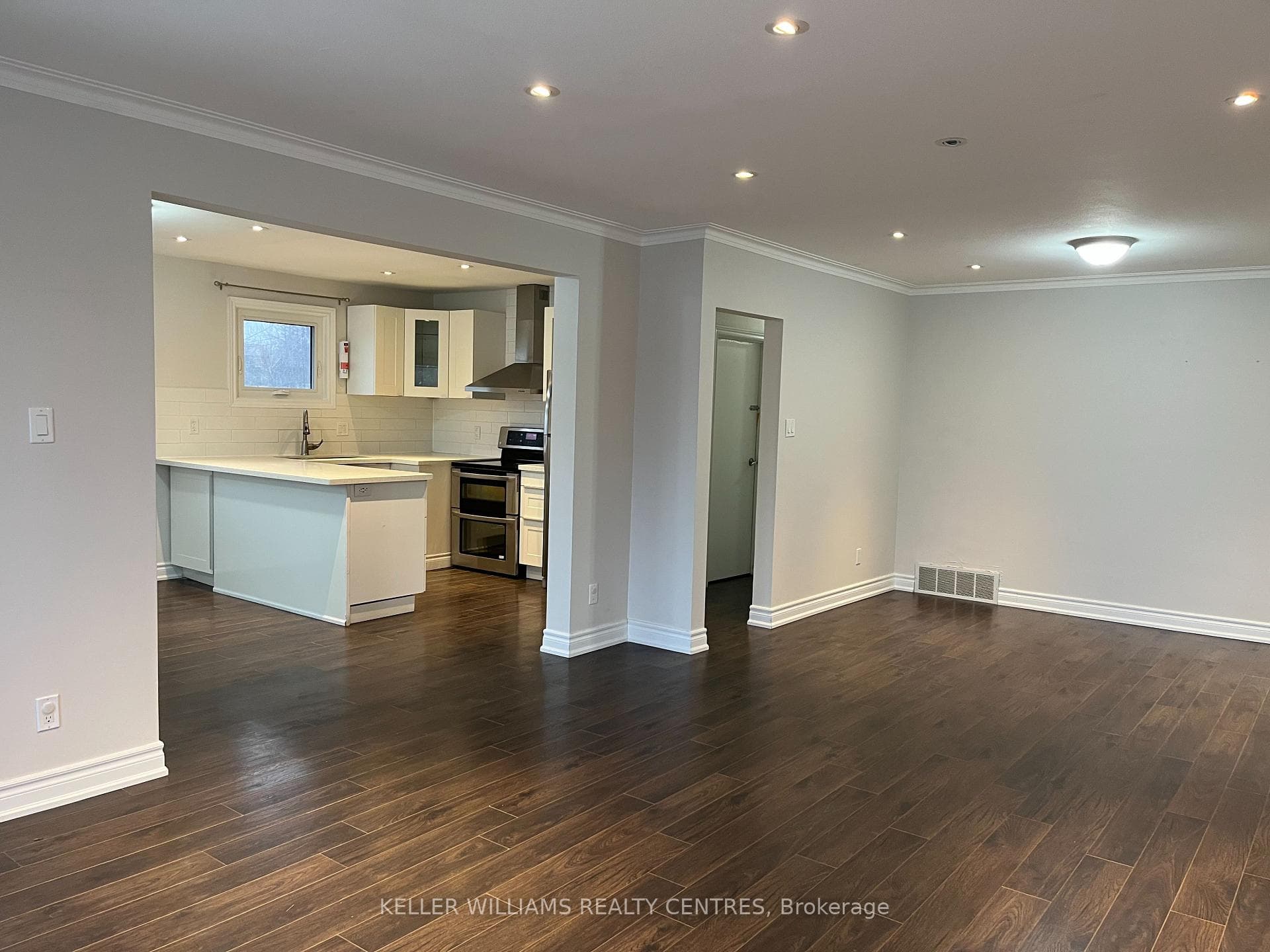 211 Silverbirch Drive Unit Upper photo 7