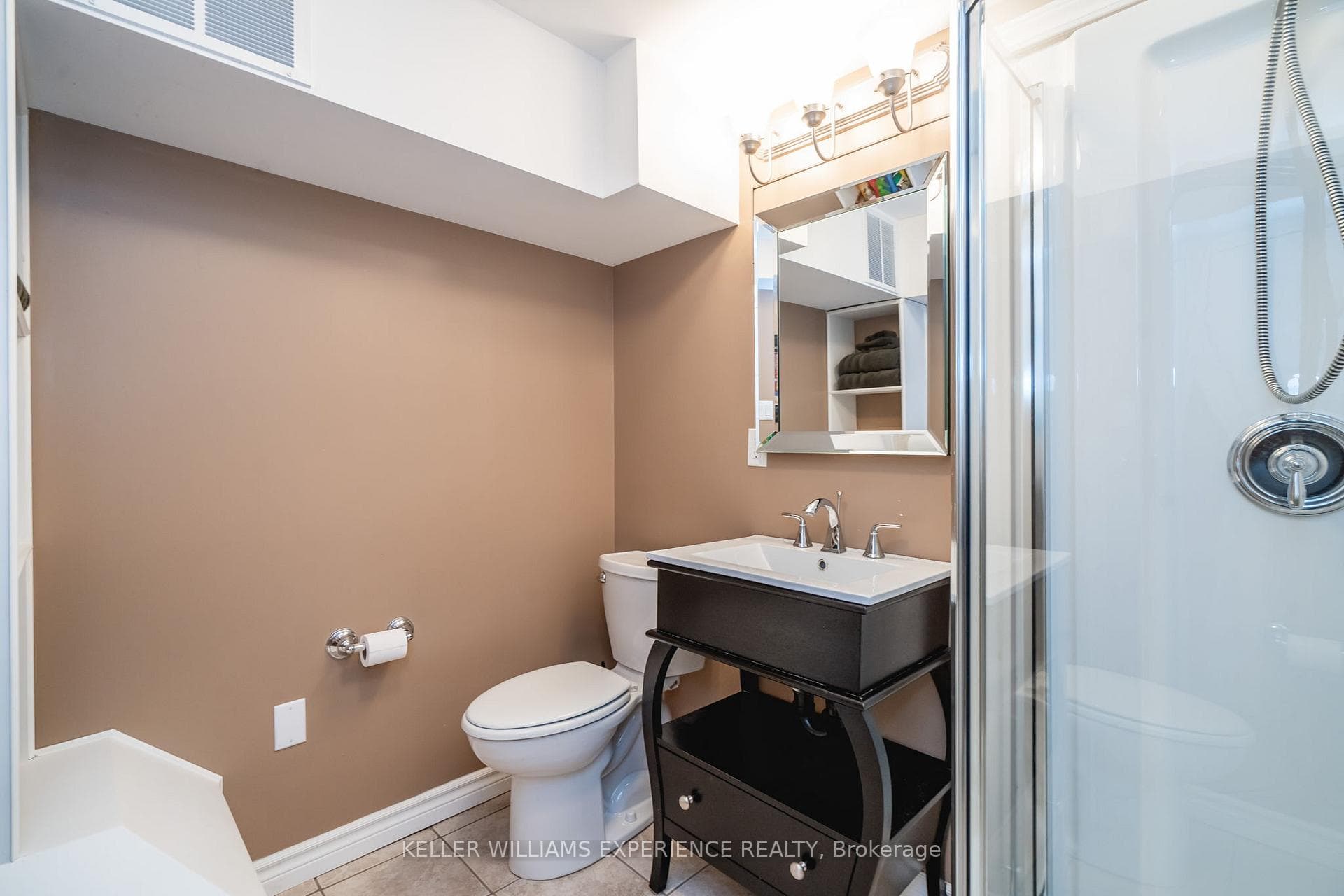 3514 PENETANGUISHENE Road photo 36