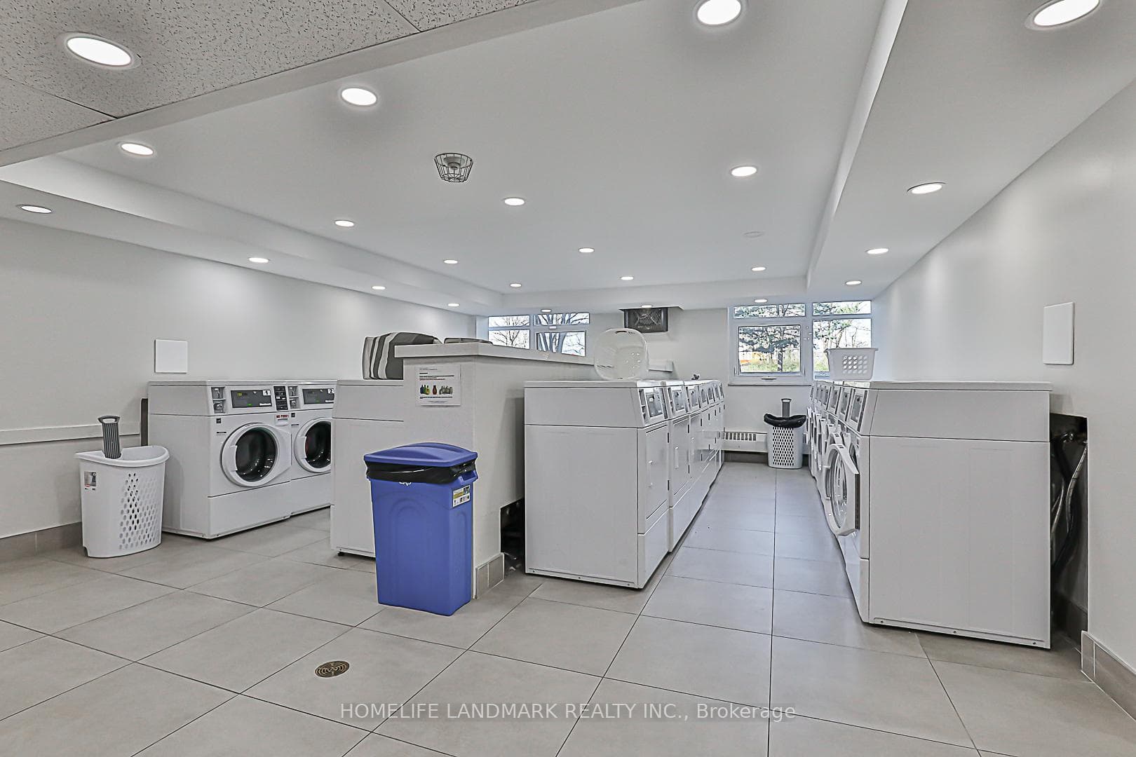 100 Echo Point Drive Unit 401 photo 31