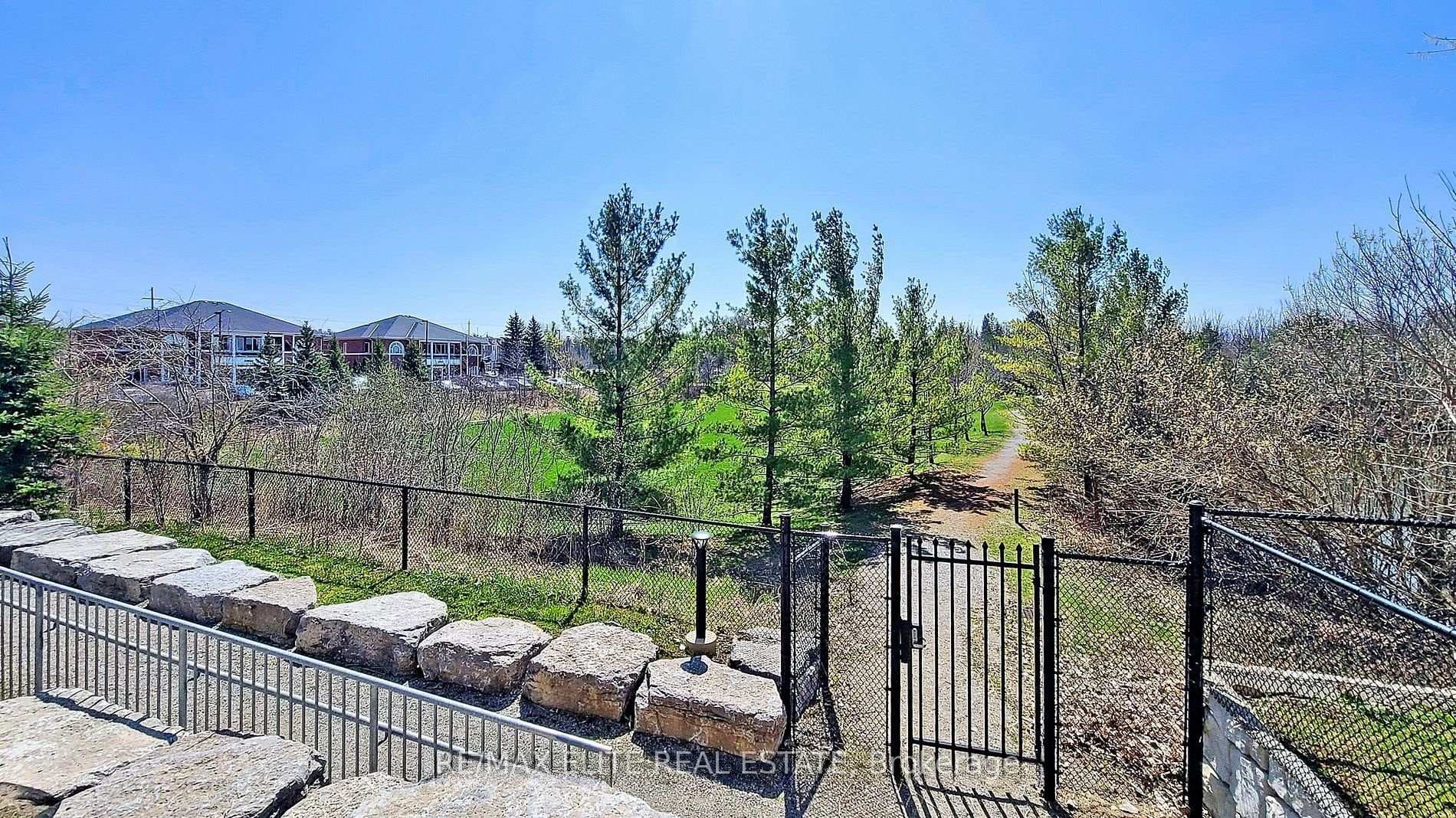 7 Bond Crescent Unit 213 photo 21