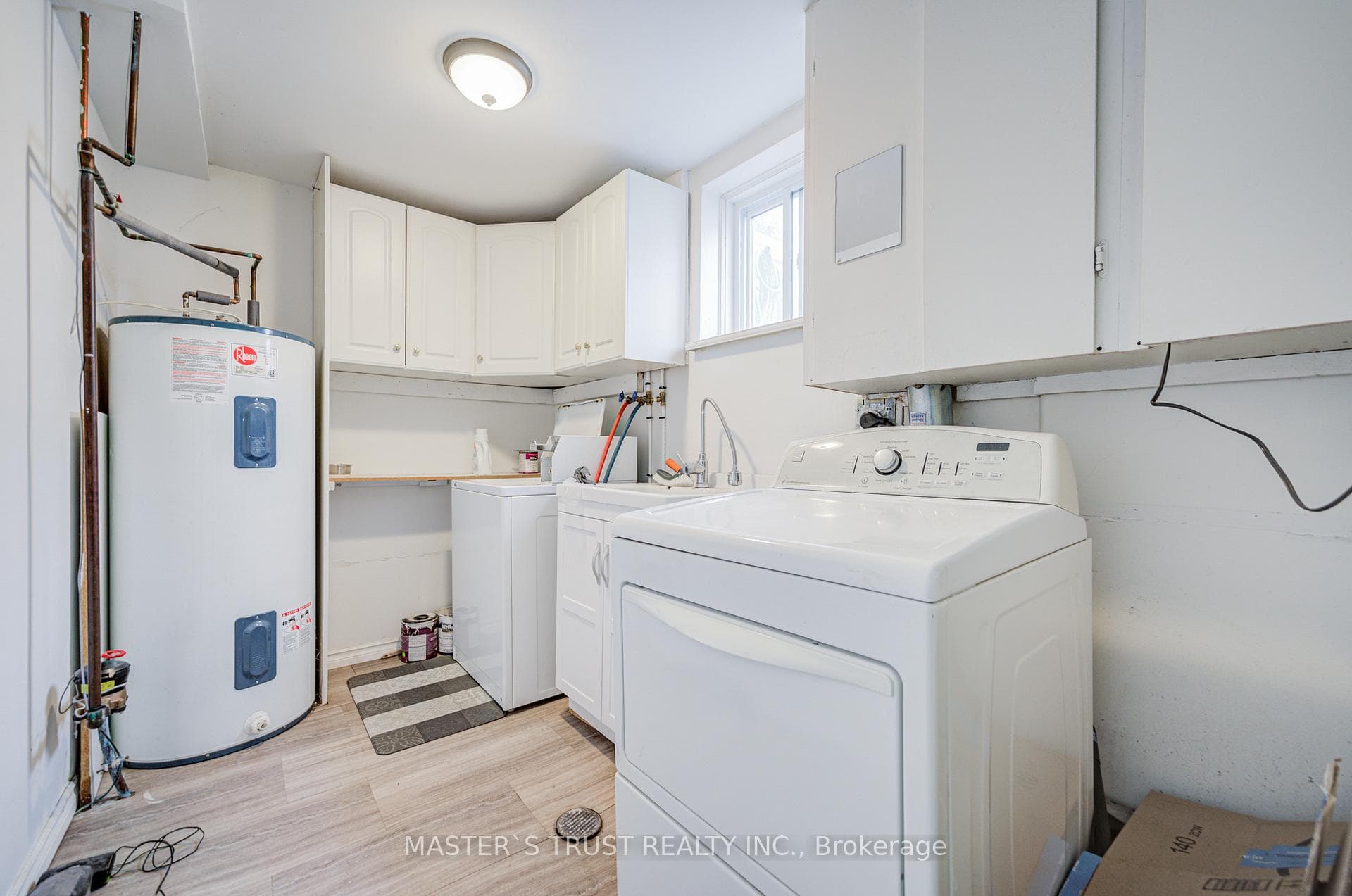 1179 Simcoe Street photo 15