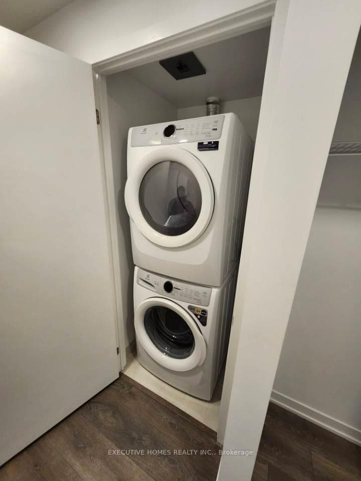 7950 Bathurst Street Unit 1124-A photo 9