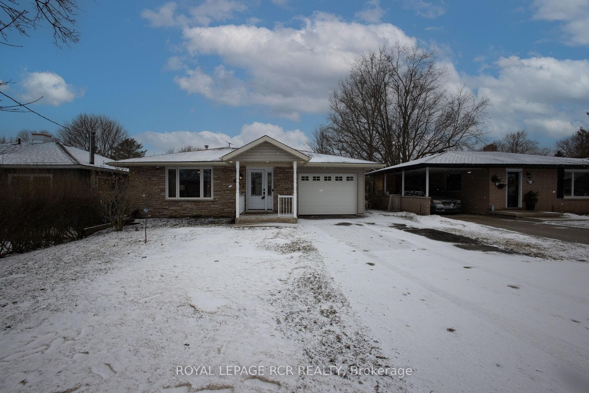 451 William Street photo 1