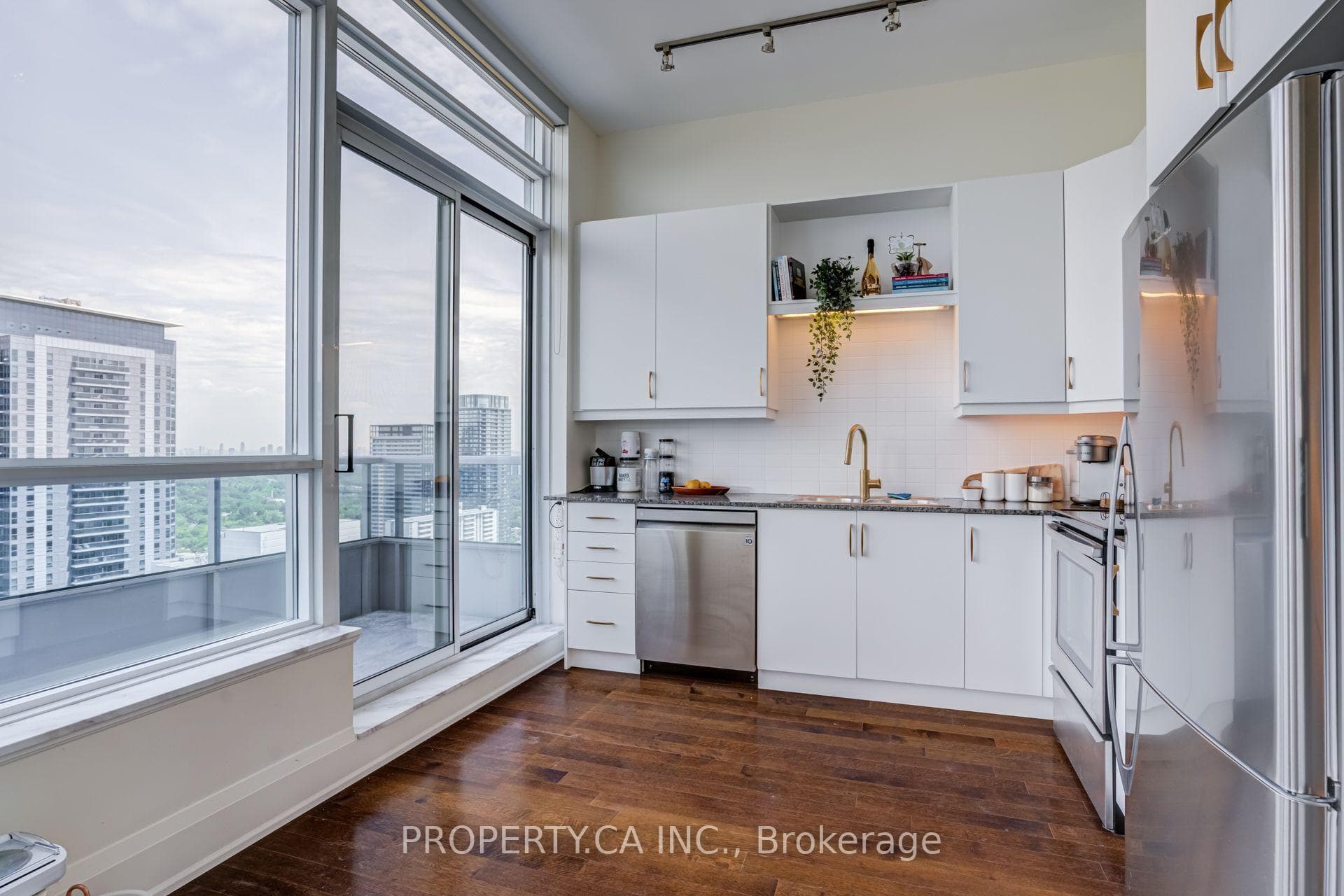 500 Sherbourne Street Unit 3404 photo 9
