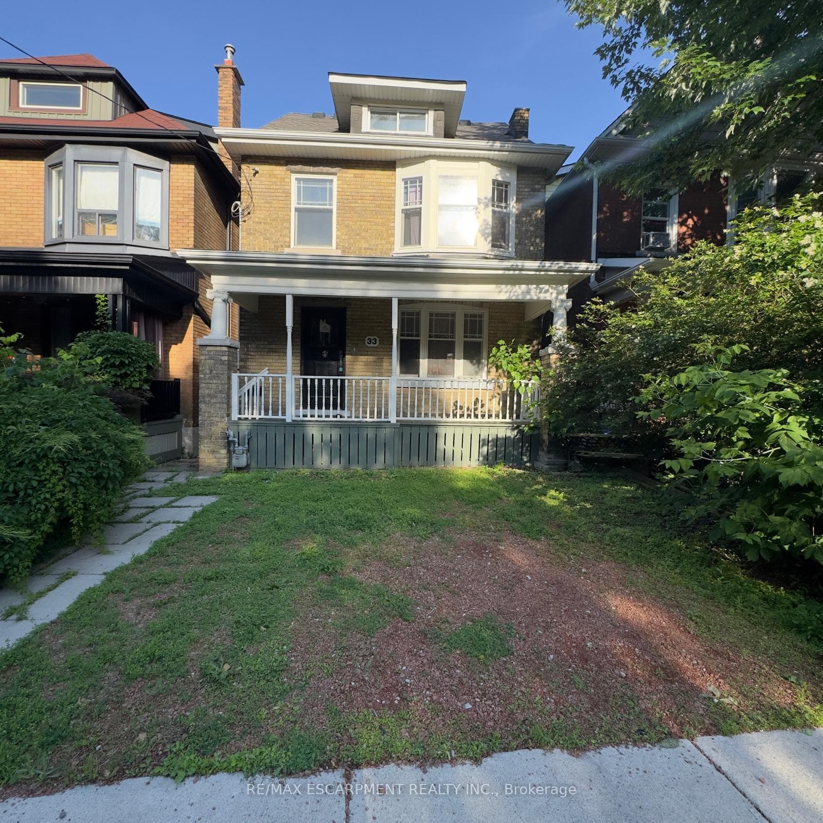 33 Cedar Avenue photo 1