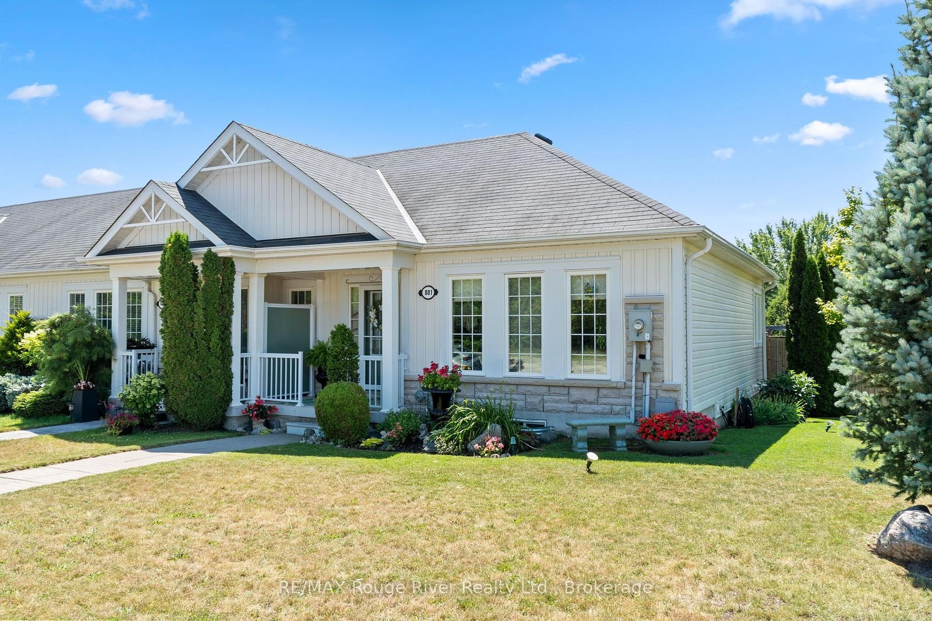 881 Kerr Street photo 2