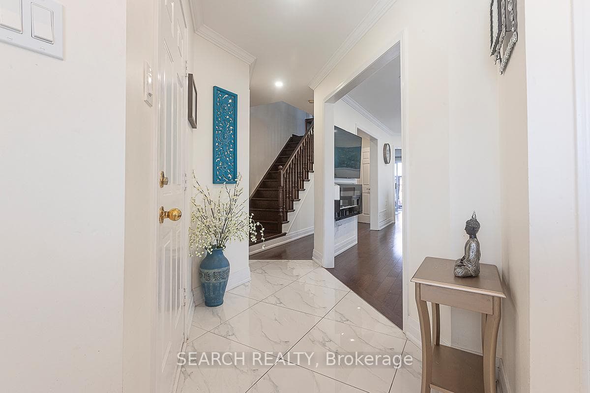 75 Olympia Crescent photo 5