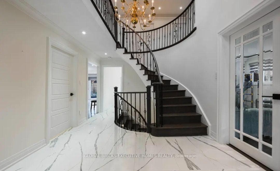 99 Benjamin Drive photo 25