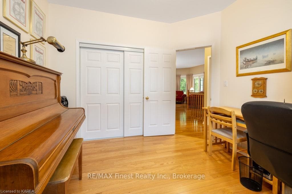 296 GRANDTRUNK Avenue photo 22
