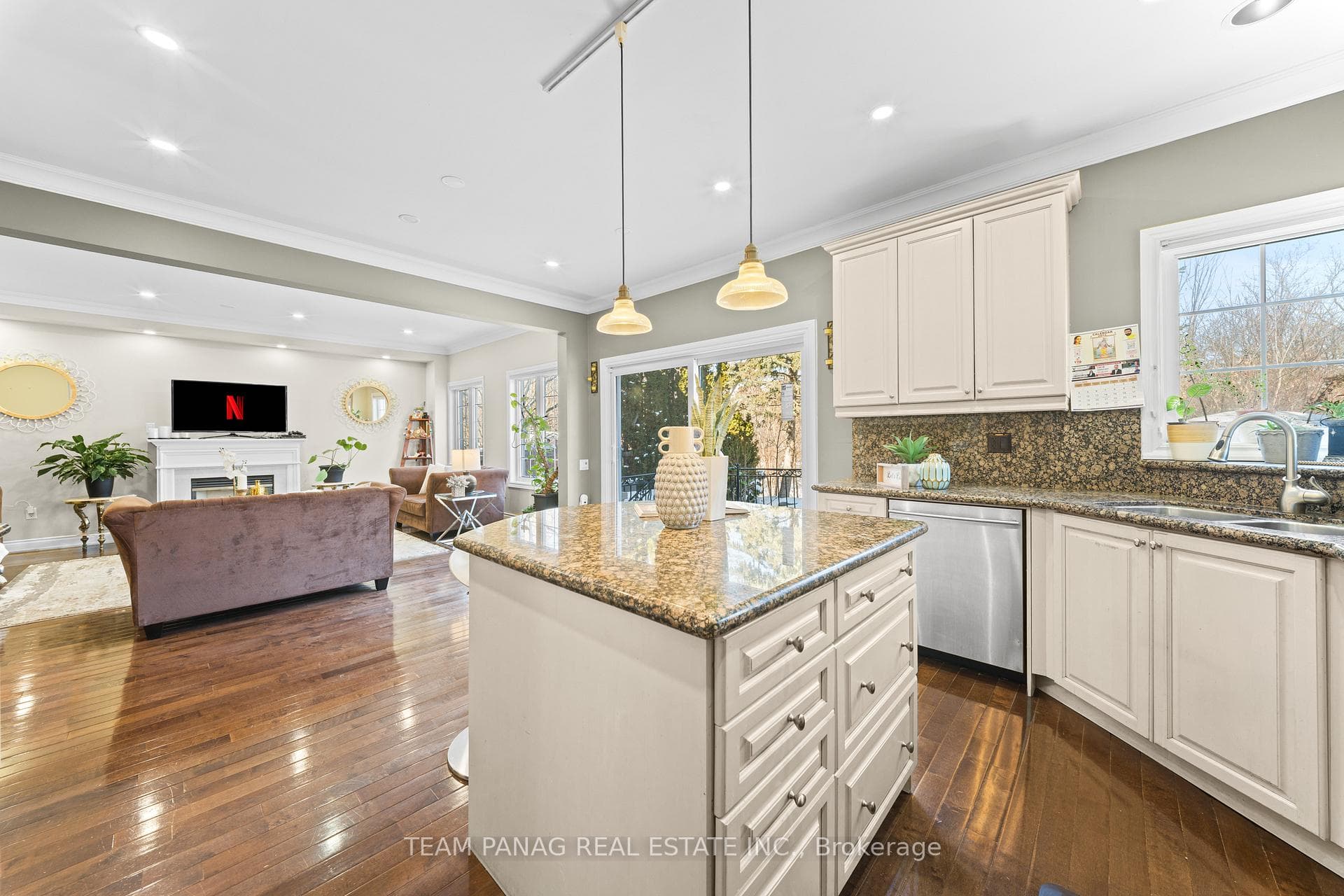9 Sorbonne Drive photo 11