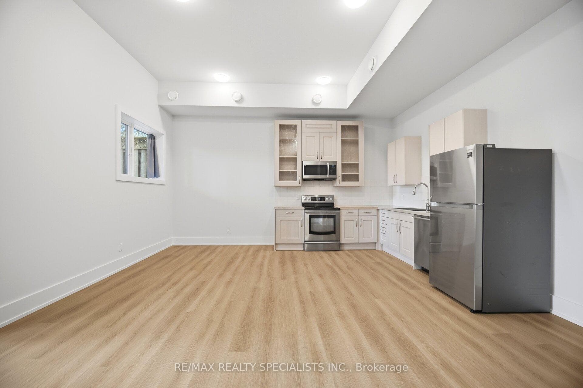 50B Woodlawn Avenue photo 5
