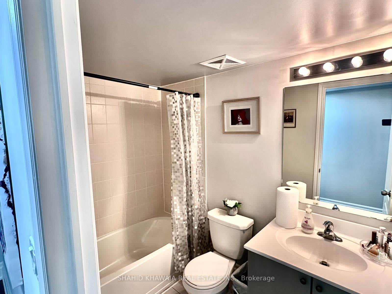 138 Widdicombe Hill Boulevard Unit 723 photo 9