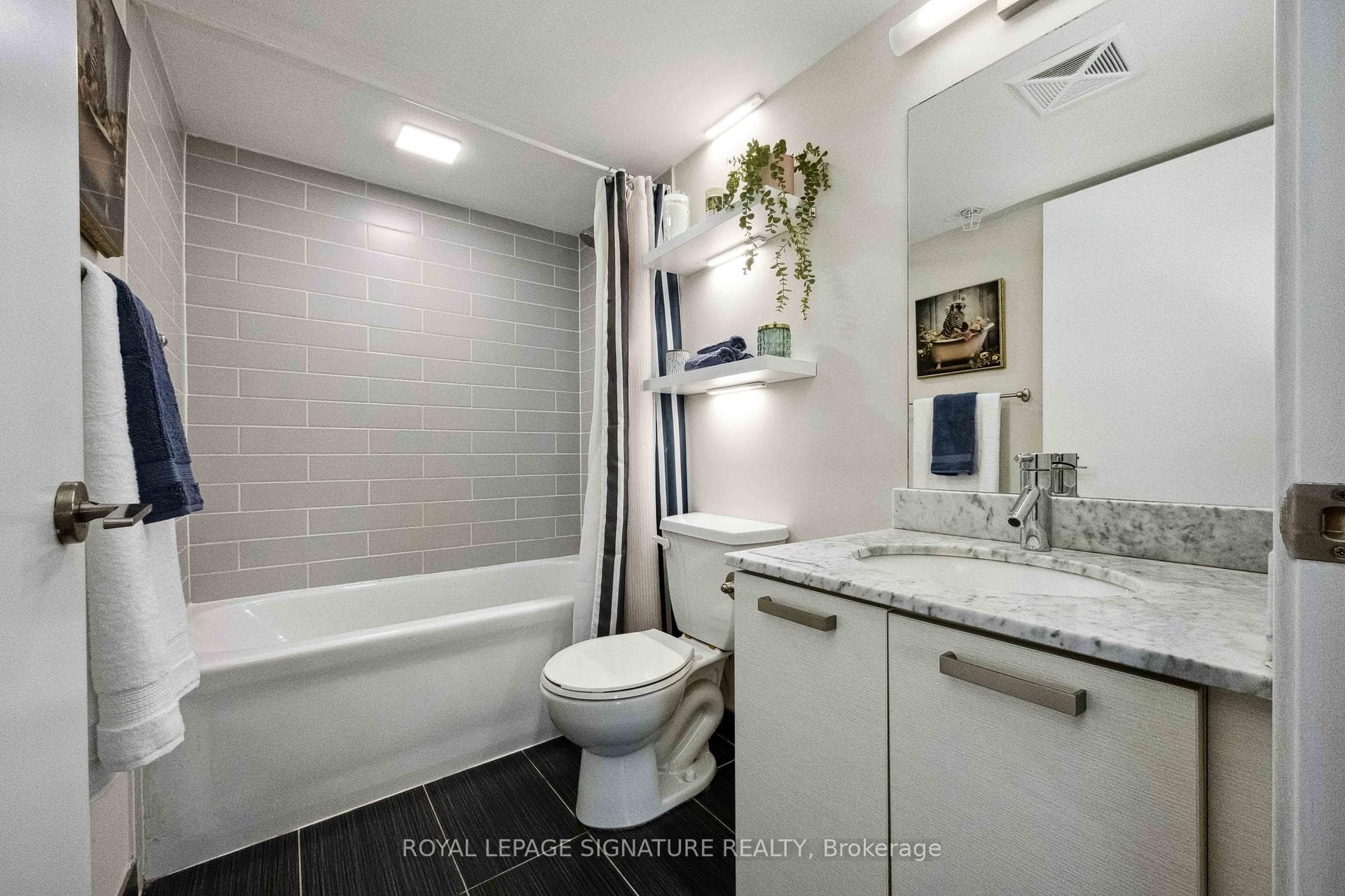 36 Lisgar Street Unit 801 photo 21