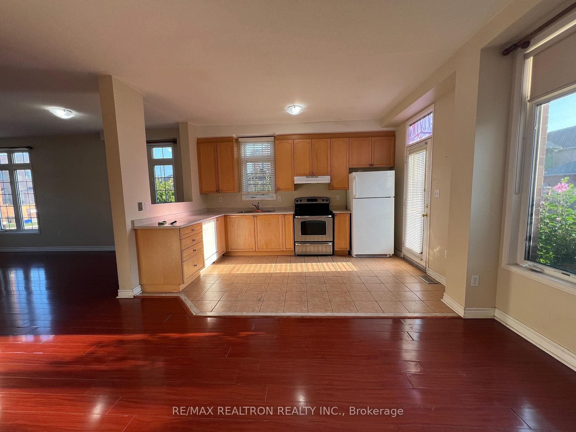 100 Alfred Paterson Drive photo 15