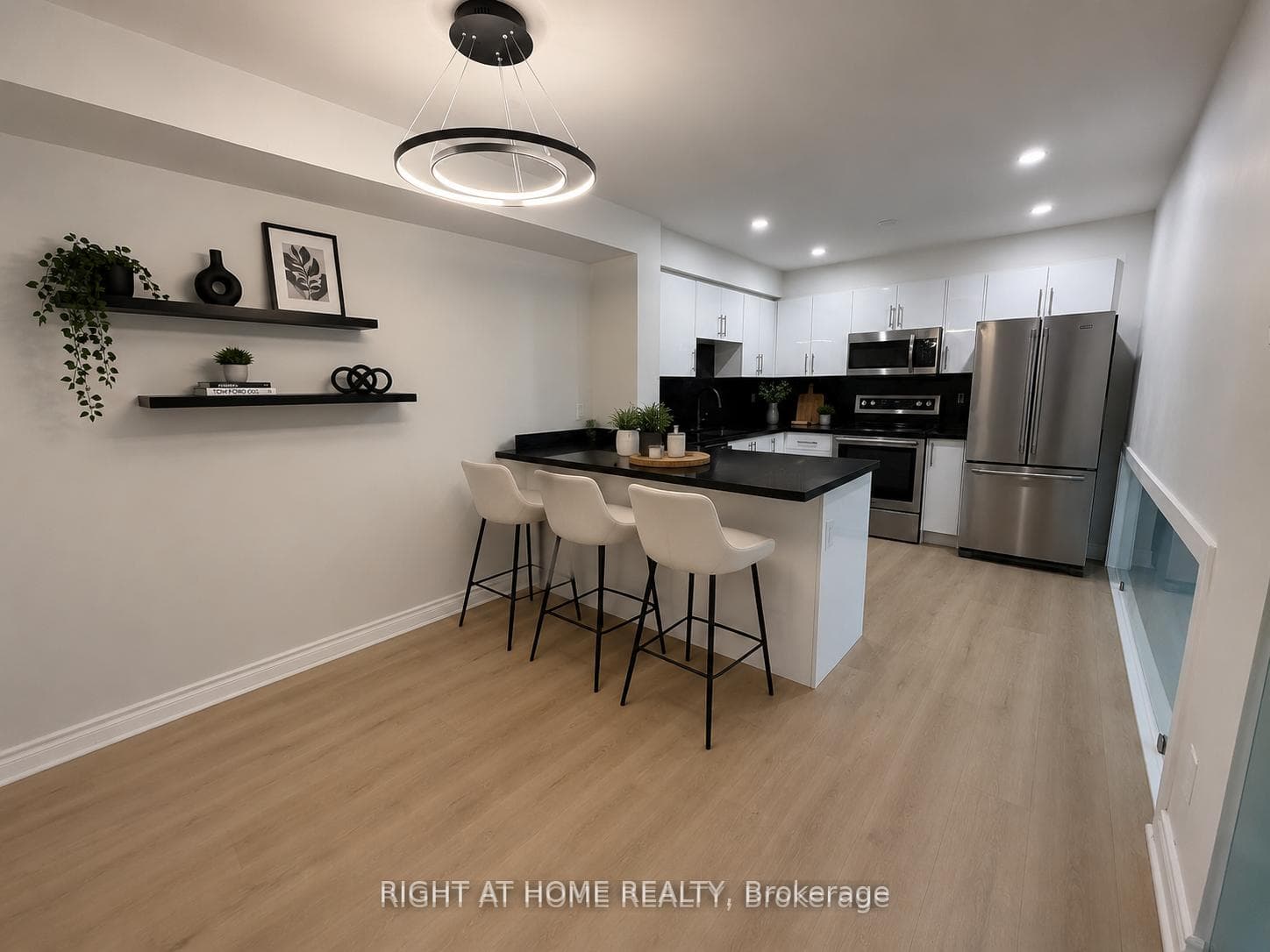 24 Springfair Avenue Unit 189 photo 4