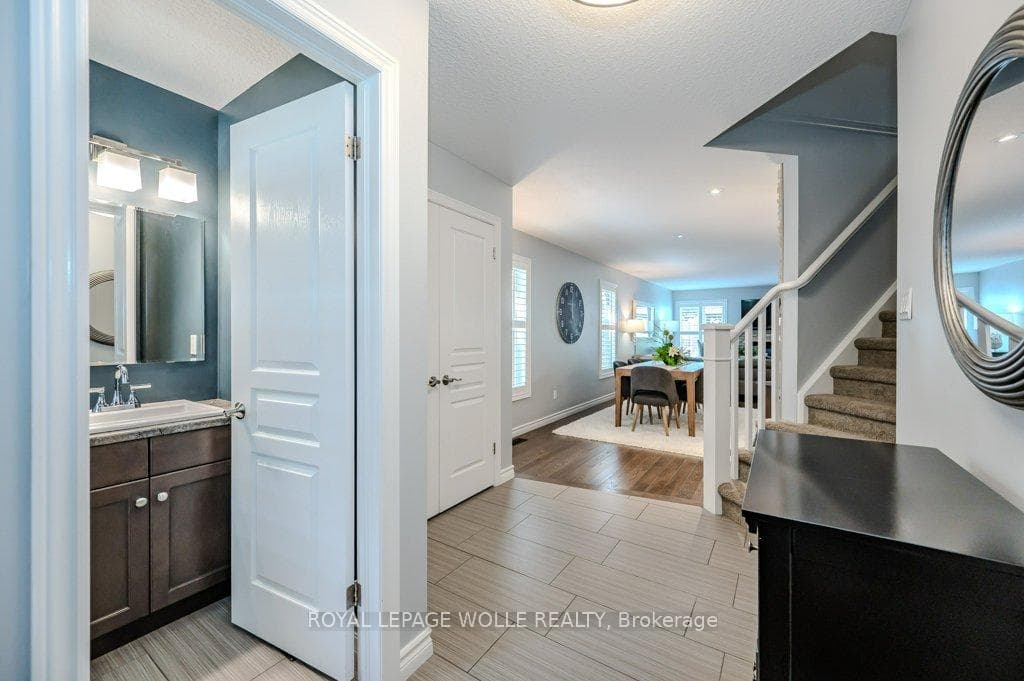 146 Maplecrest Drive photo 2
