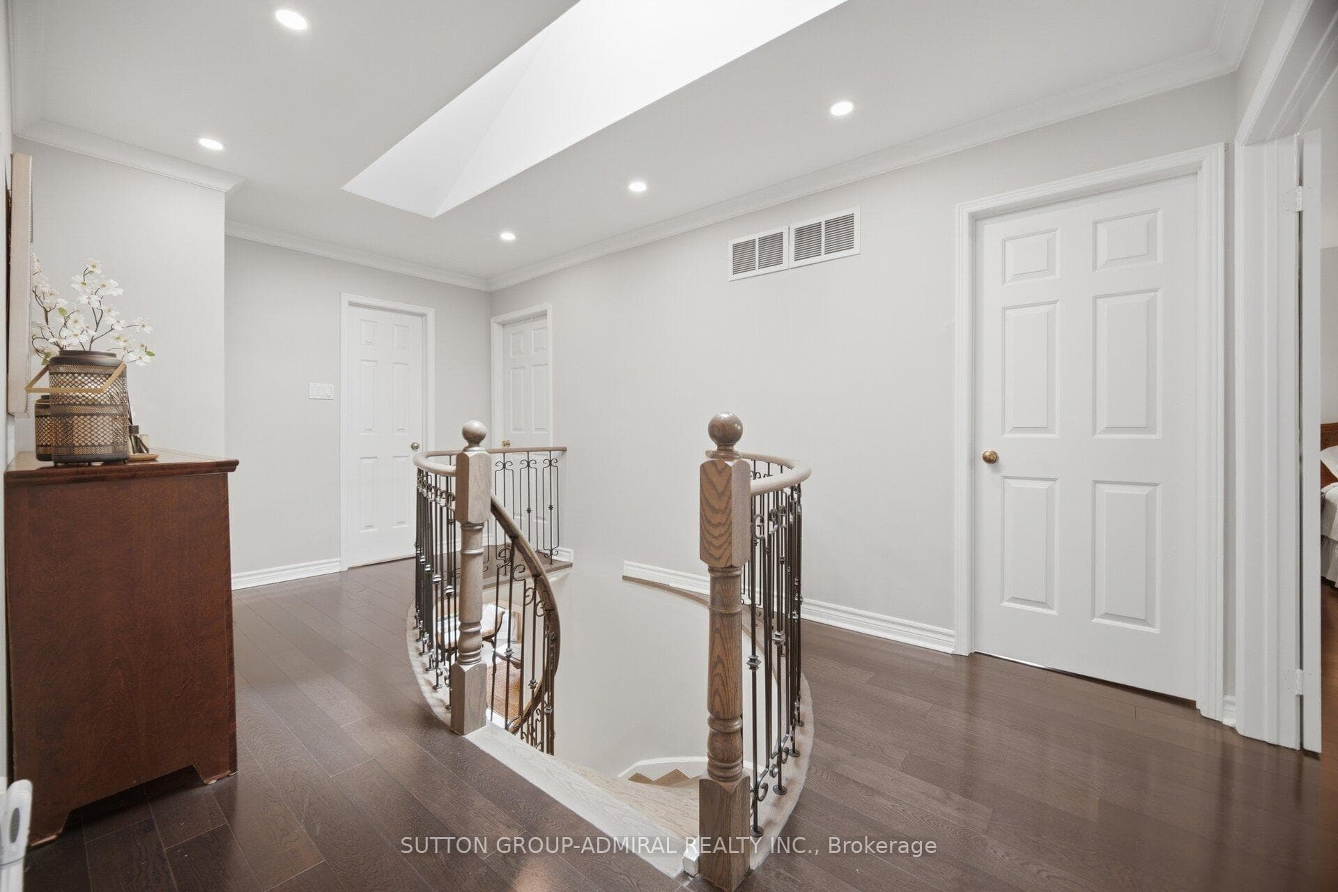 70 Topham Crescent photo 26
