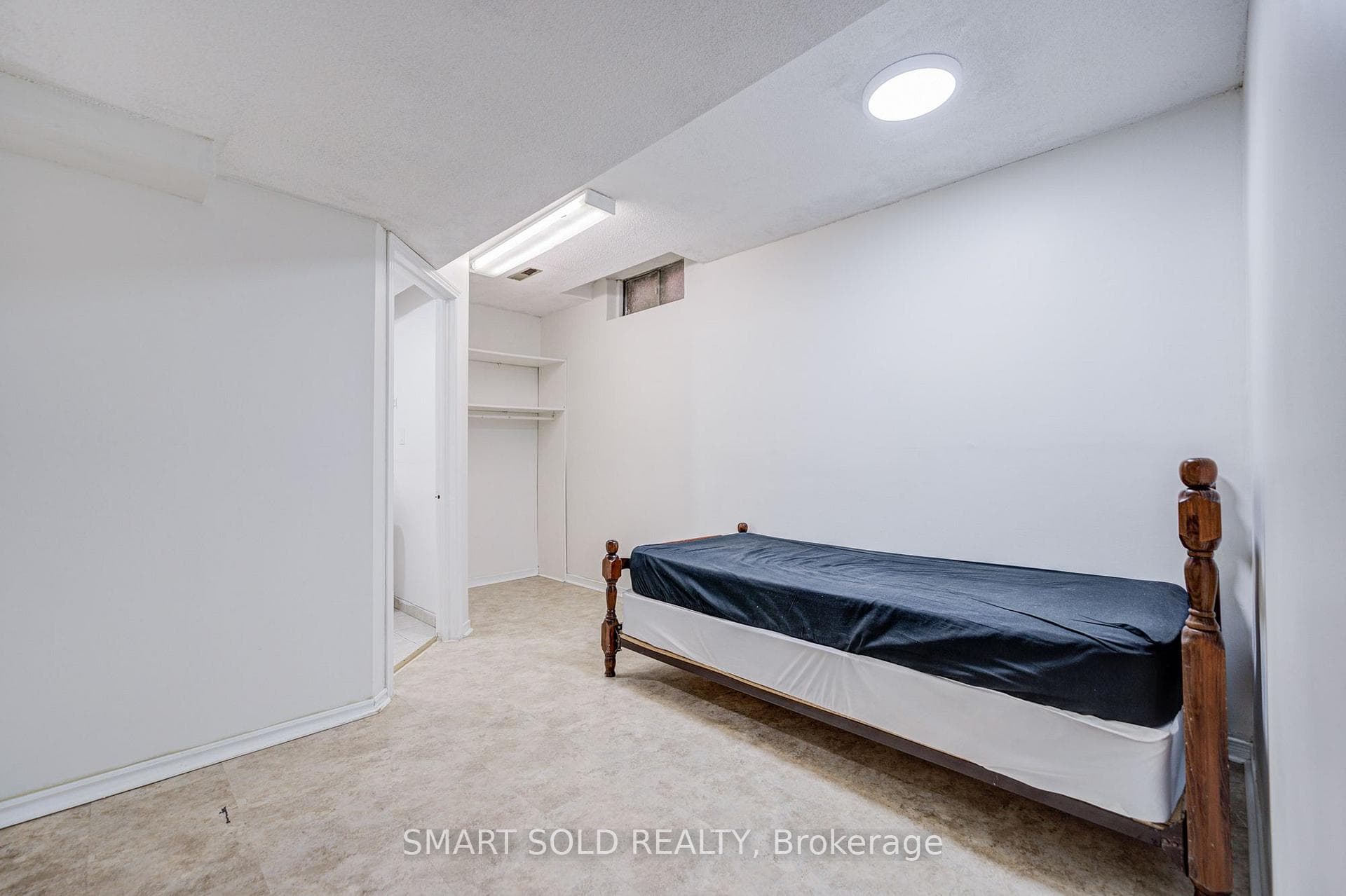 837 Queensbridge Drive photo 39