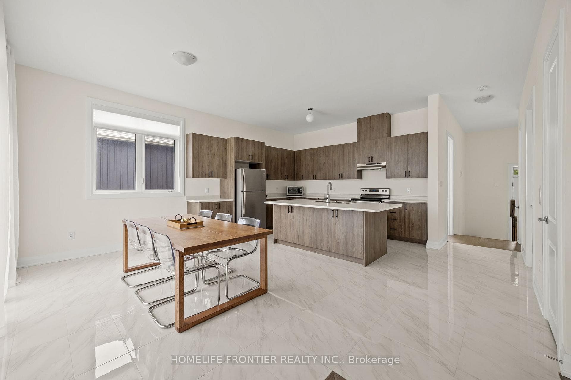 310 Rablewood Drive photo 8