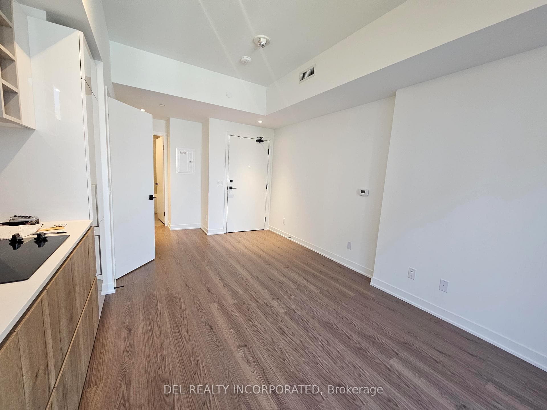 319 Jarvis Street Unit 503 photo 3