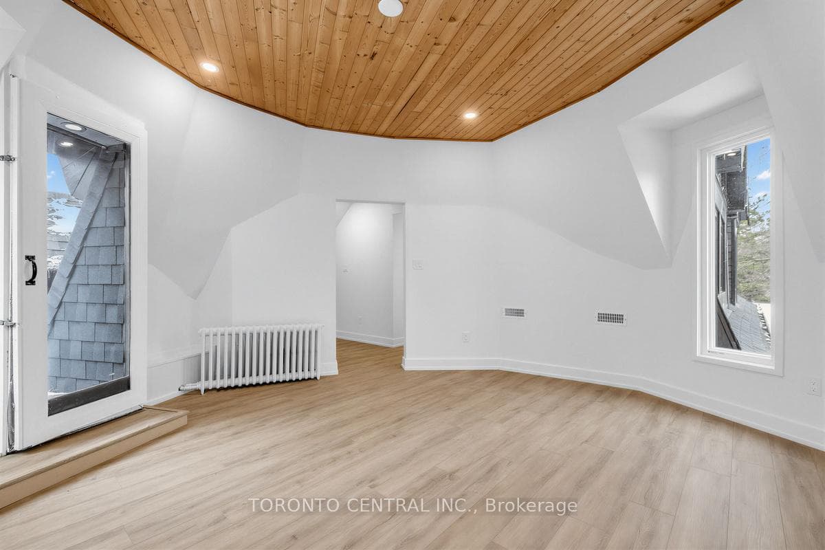 171 Parkside Drive Unit Upper photo 6