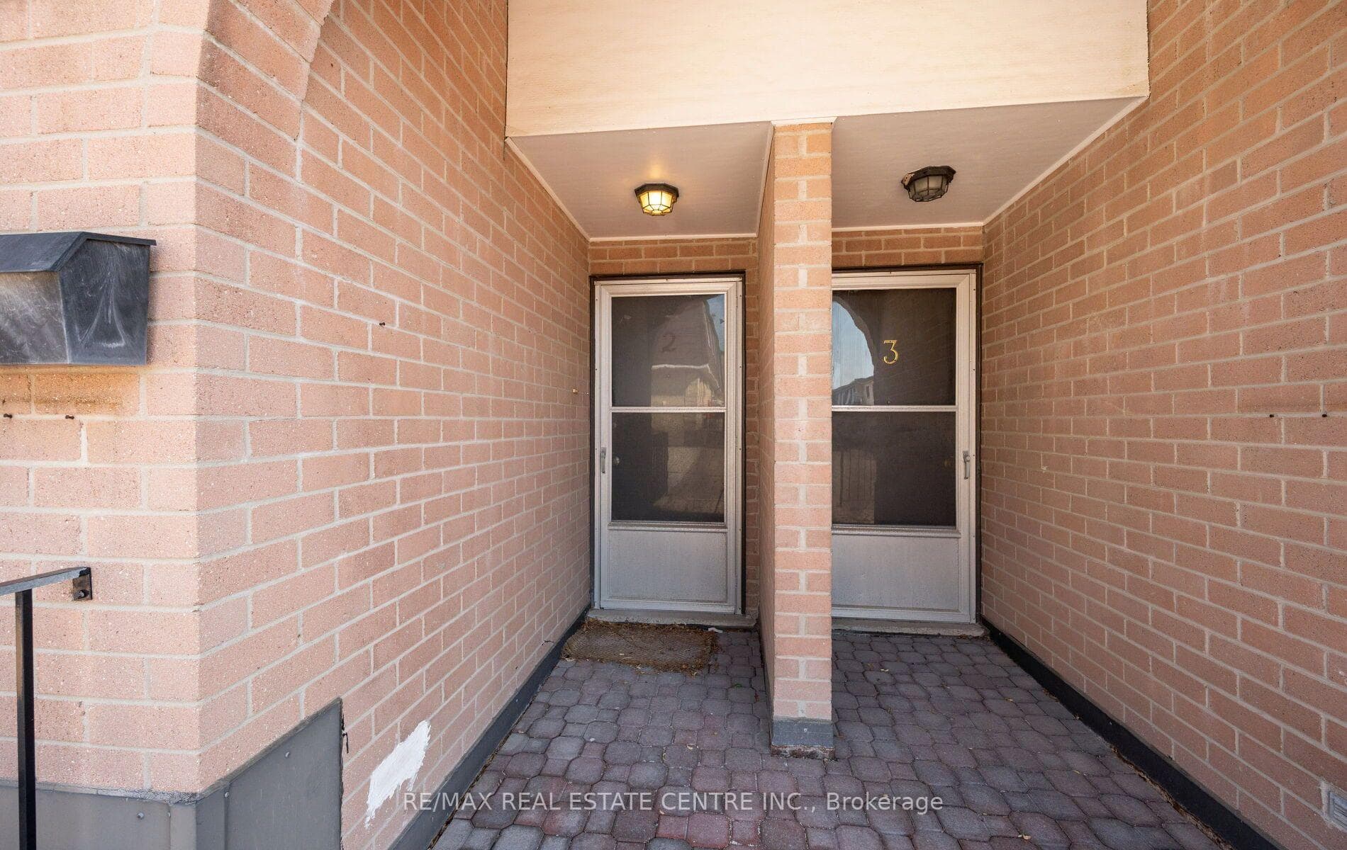 2170 Bromsgrove Road Unit 2 photo 35
