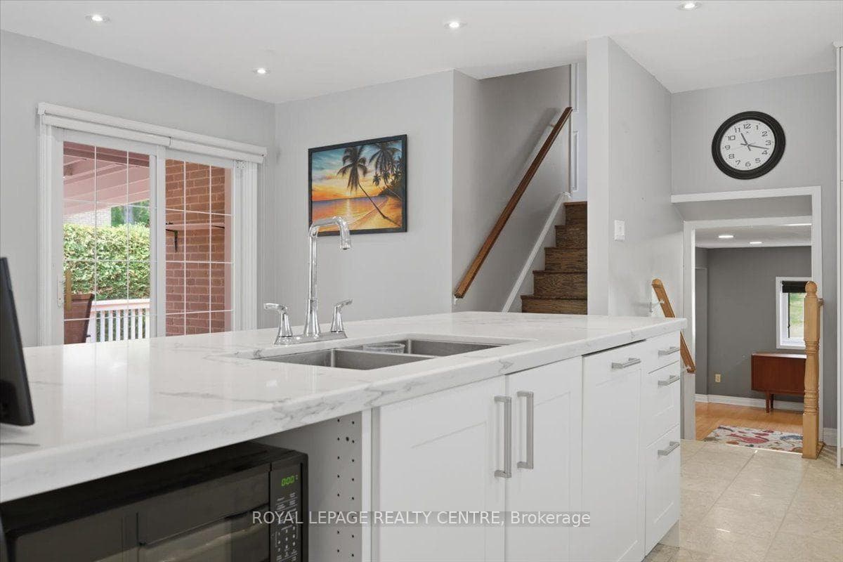 2555 Windjammer Road photo 13