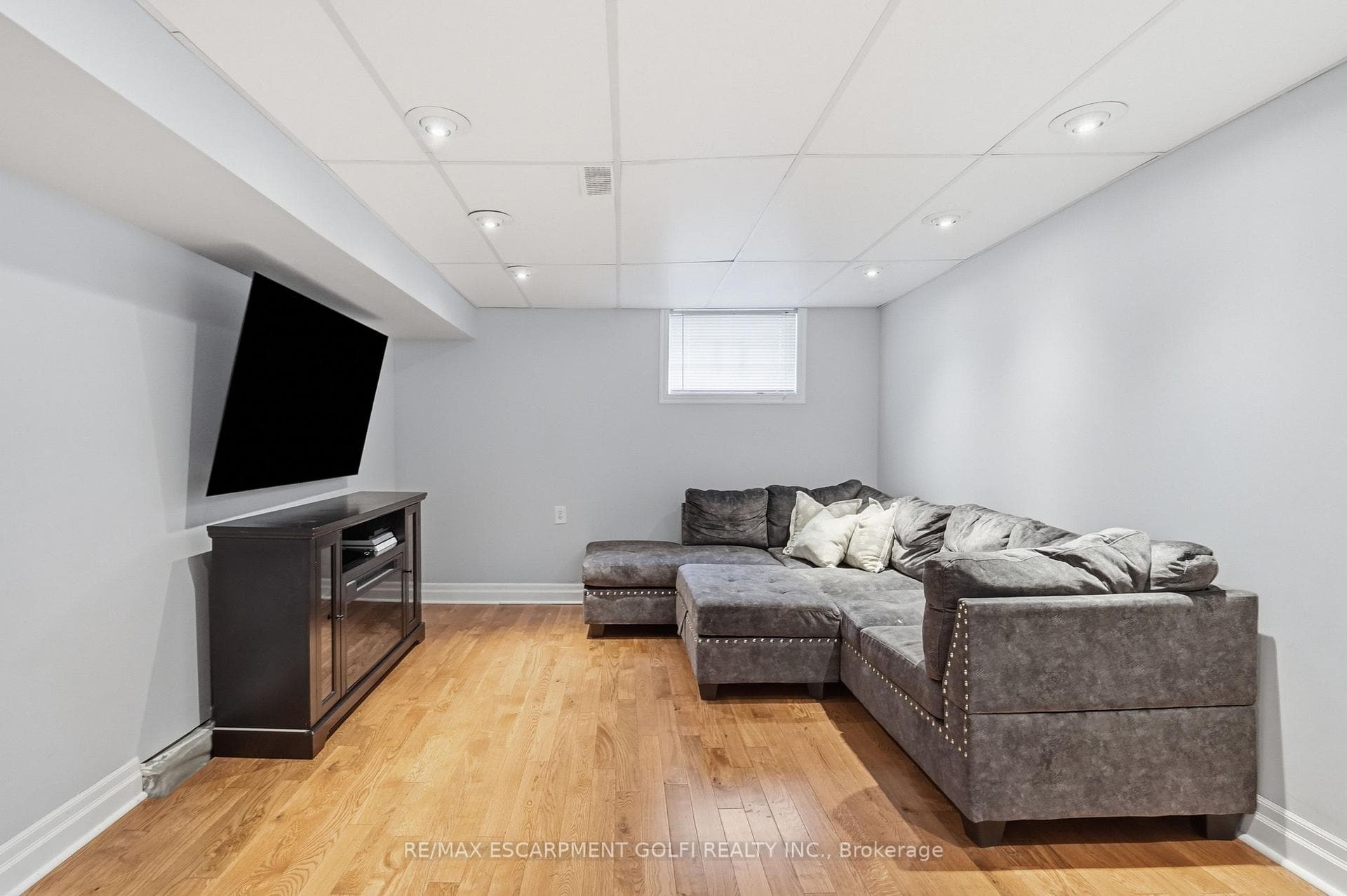 160 East 36th Street photo 23