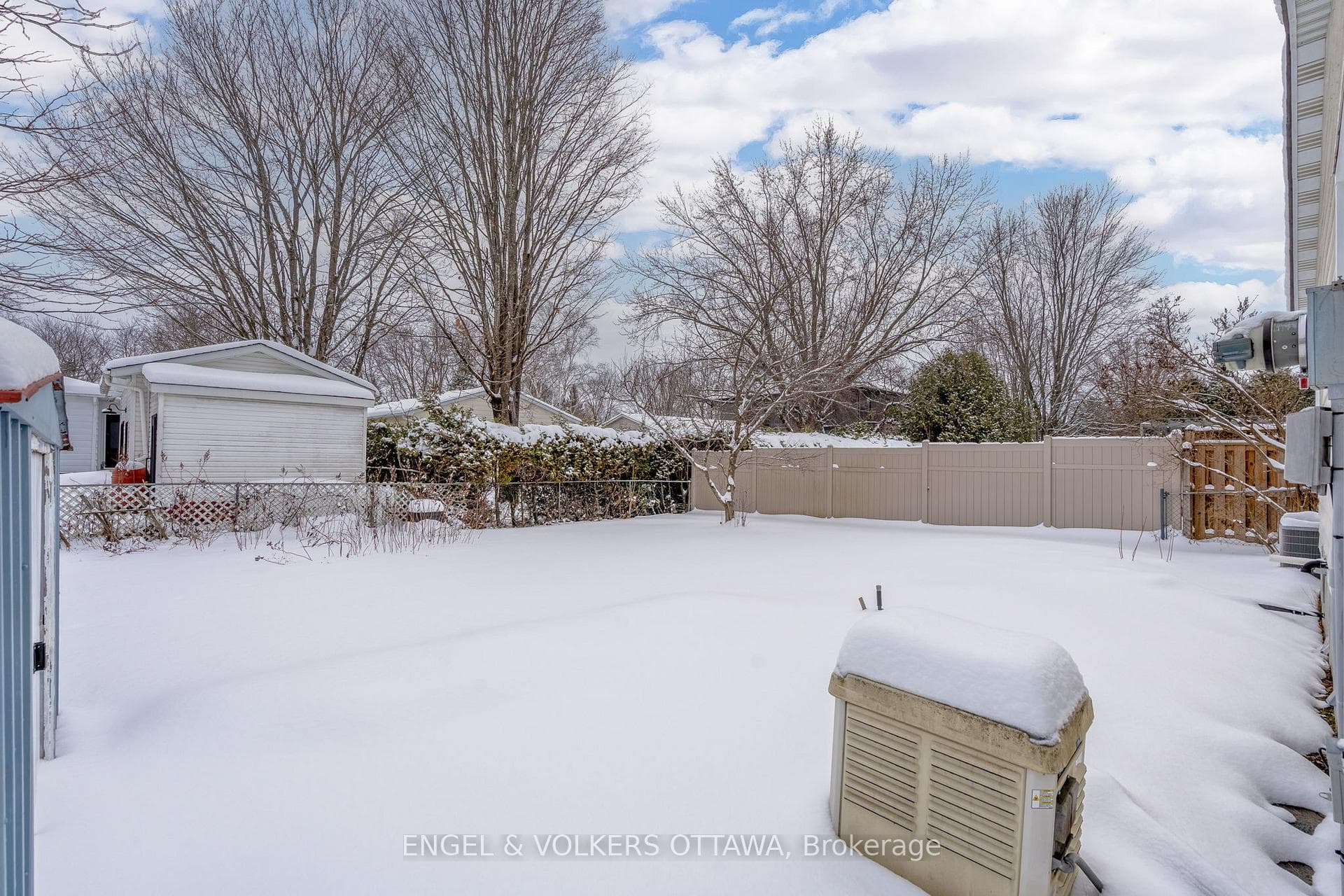 17 Ballantrae Way photo 34