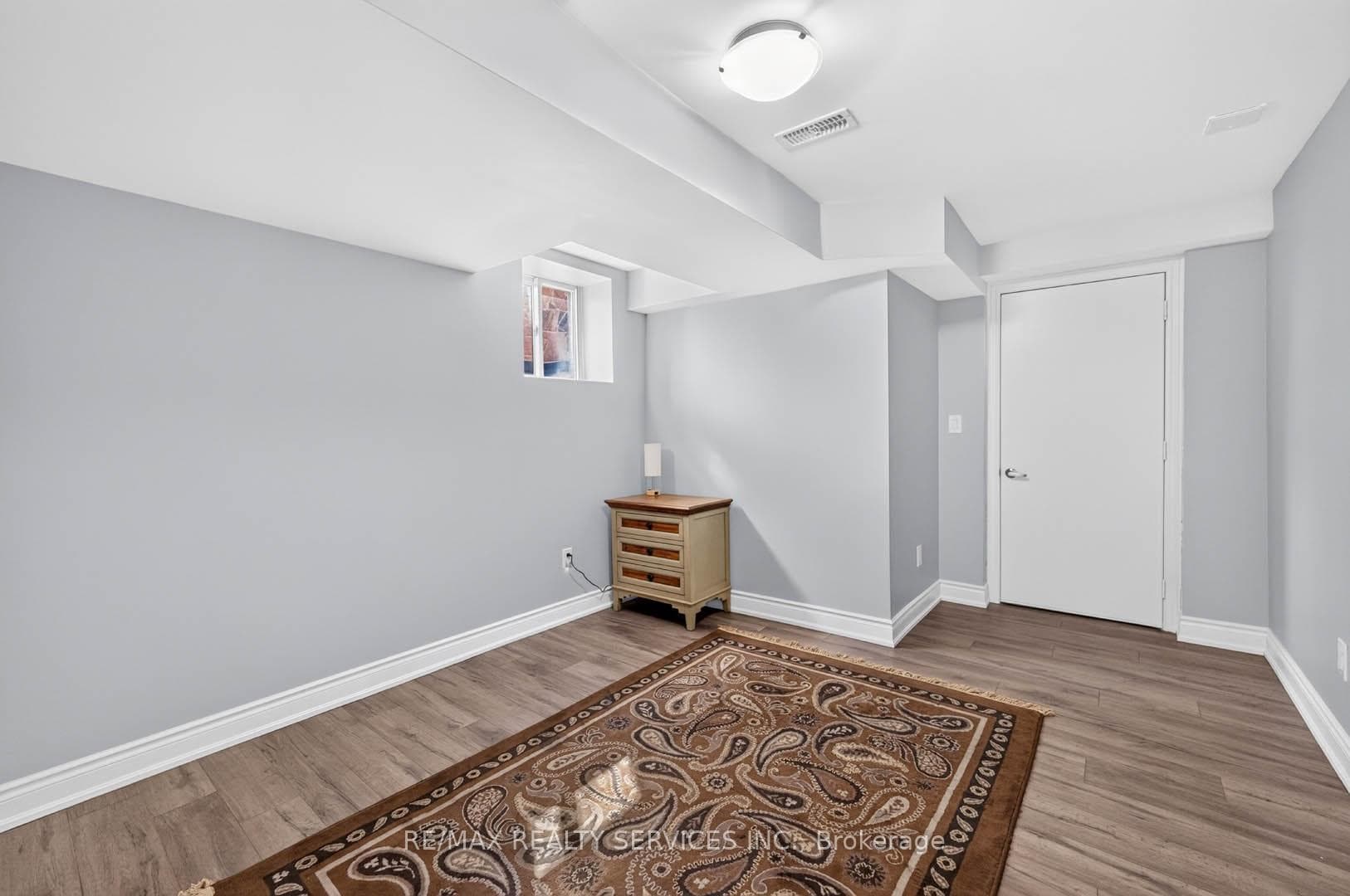 1 Dolbyhill Drive photo 37