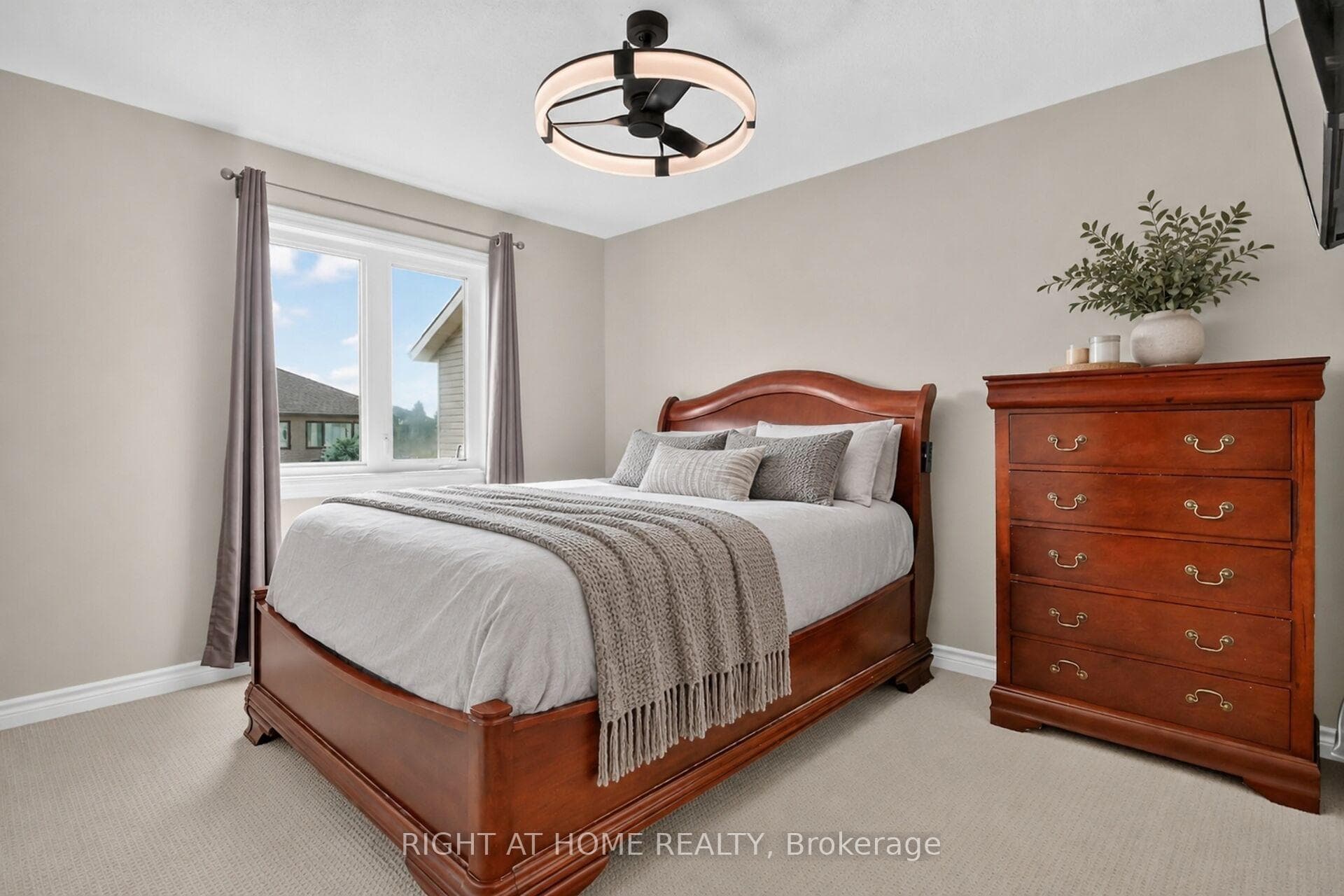 207 Mareth Way photo 33