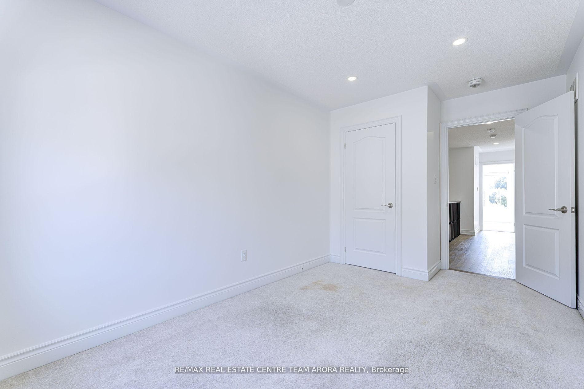 8585 Financial Drive photo 31