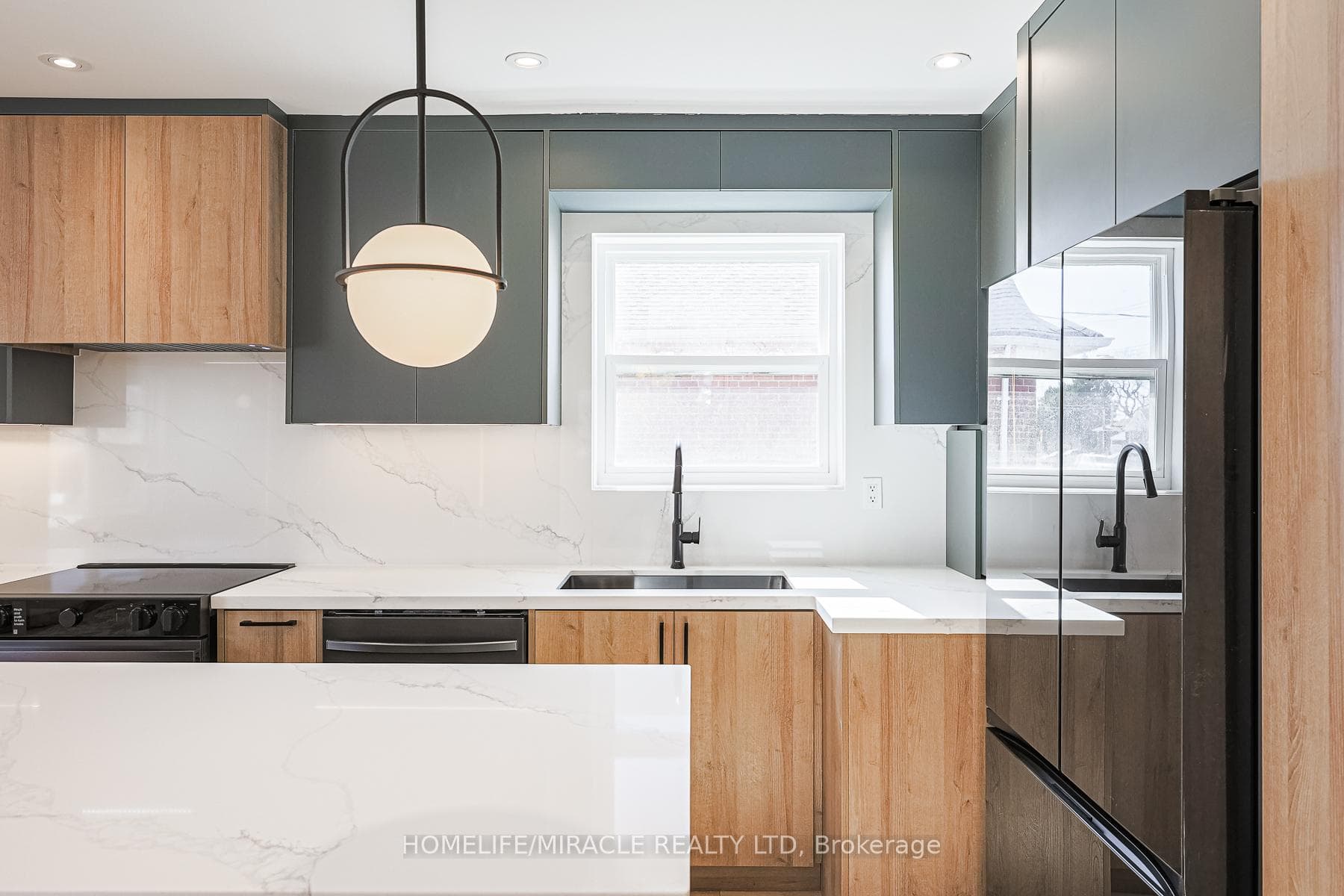 1348 Pharmacy Avenue photo 15
