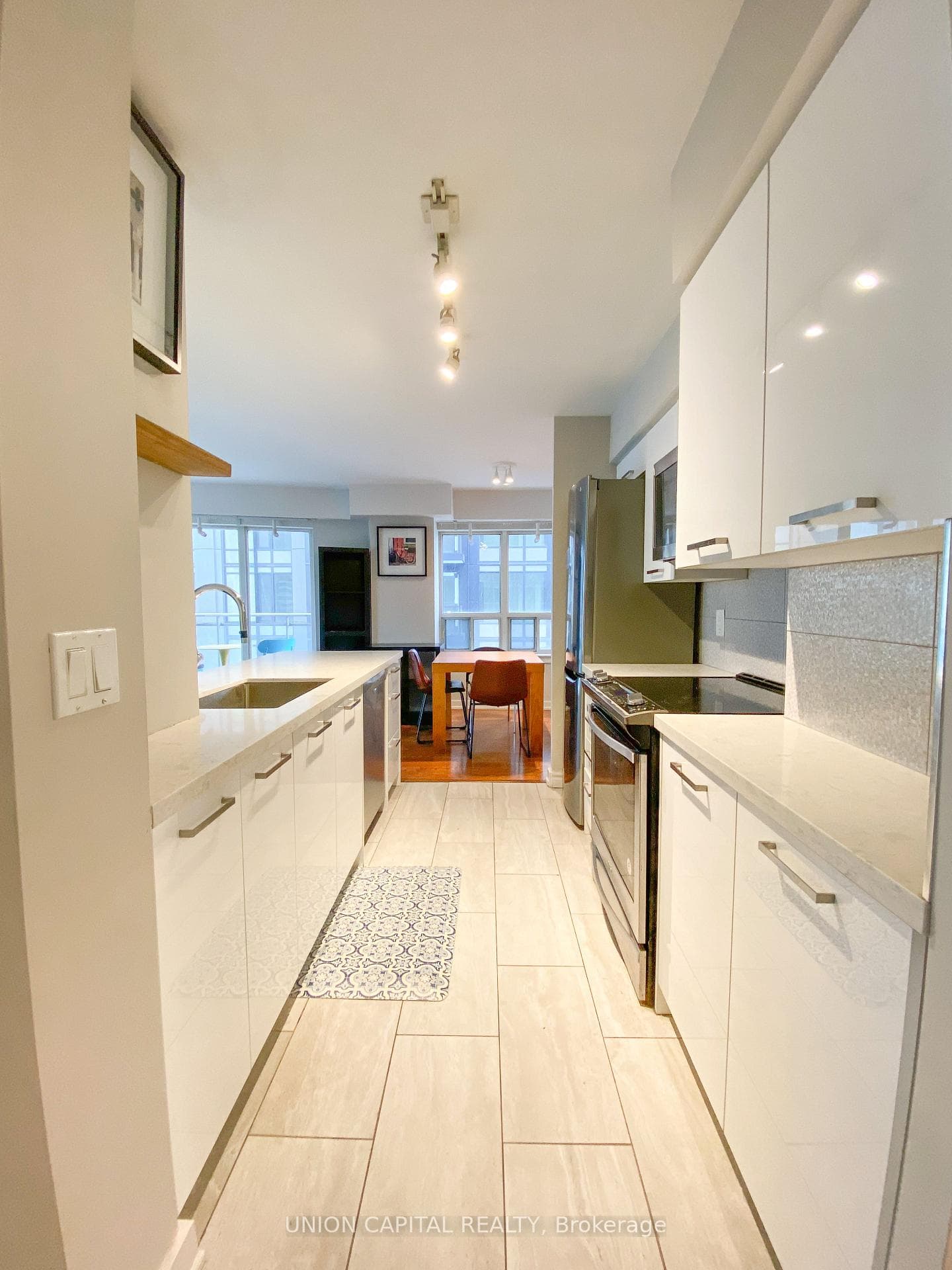 255 Richmond Street Unit 1504 photo 4