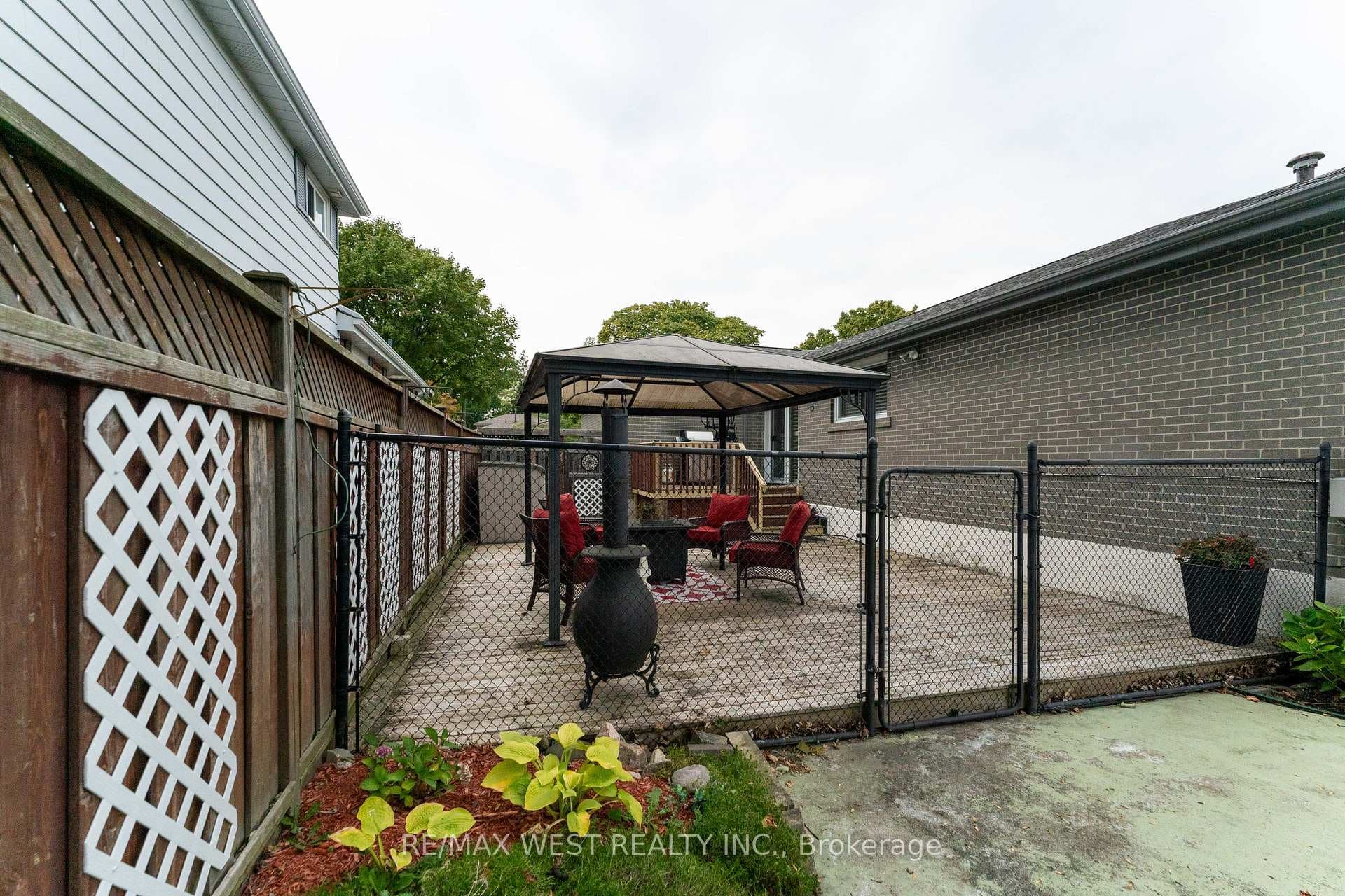 37 Bledlow Manor Drive photo 43
